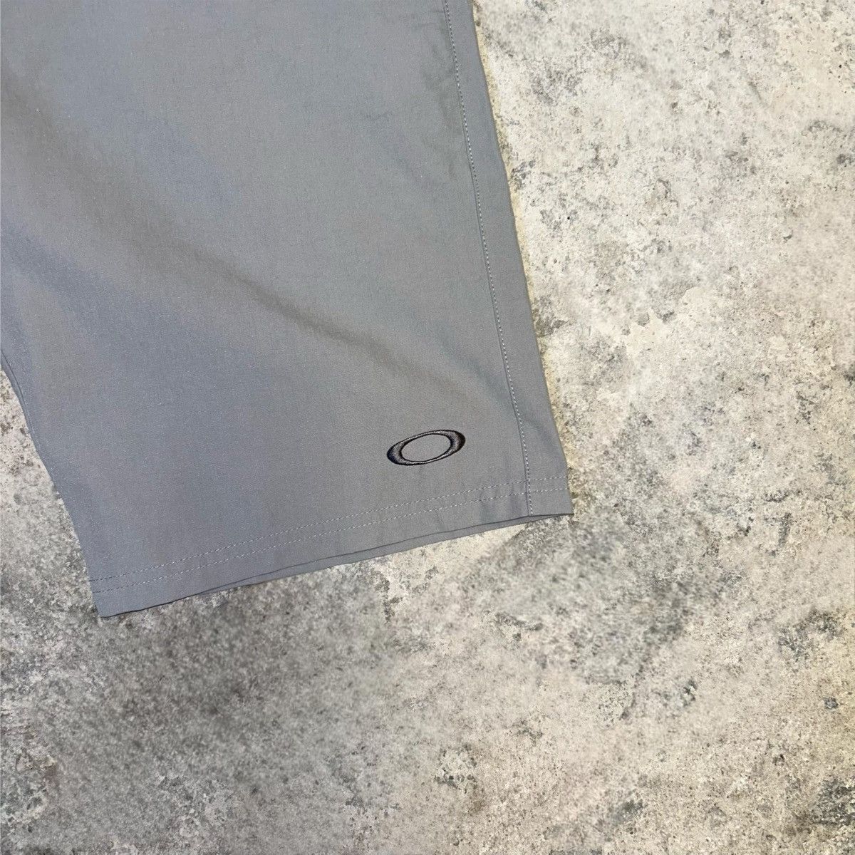 Oakley Oakley Take Gray Shorts 3.0 Size US 30 / EU 46 - 3 Thumbnail