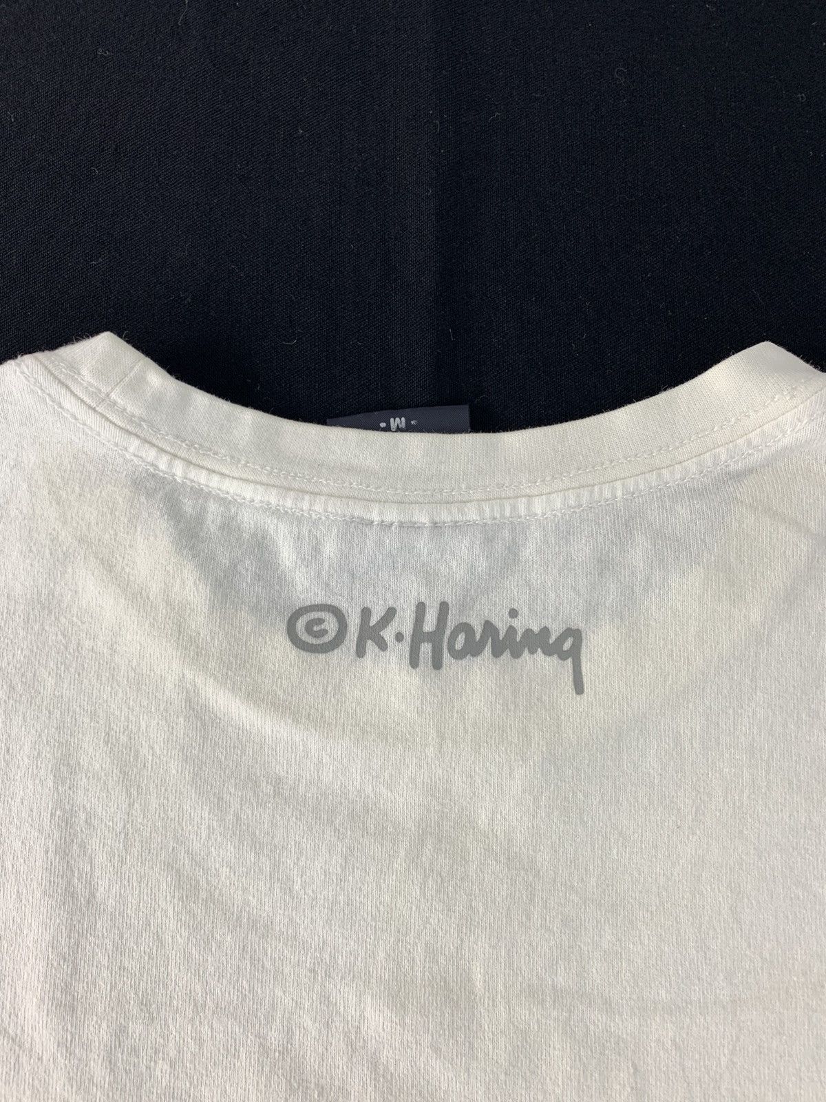 Keith Haring Keith Haring Folded Peace Finger Logo Sign Printed Tee Size US M / EU 48-50 / 2 - 10 Thumbnail