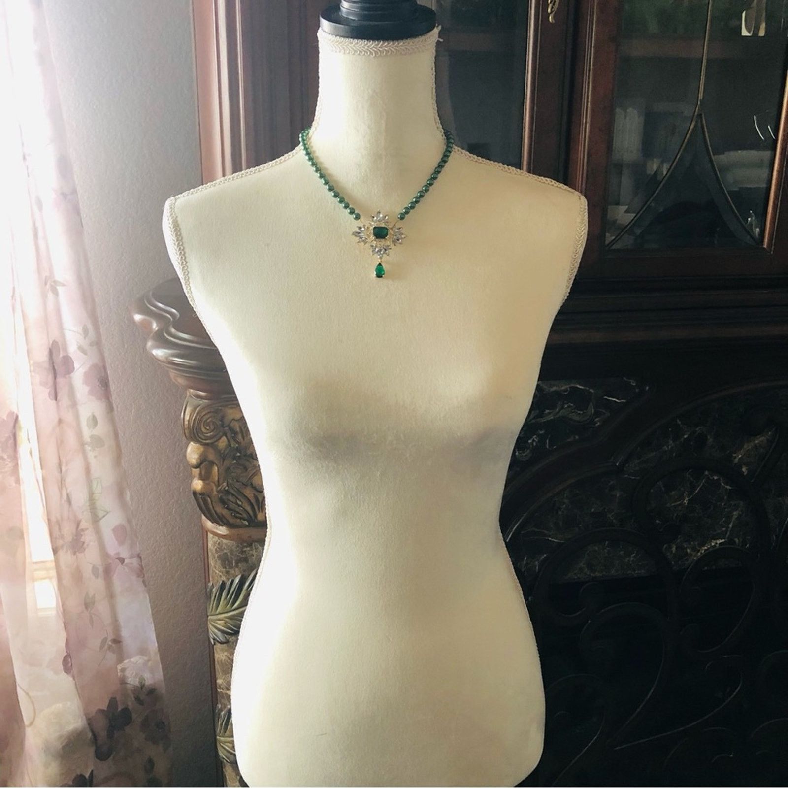 Handmade Handcrafted repurpose emerald cluster Pearl necklace Size ONE SIZE - 8 Thumbnail