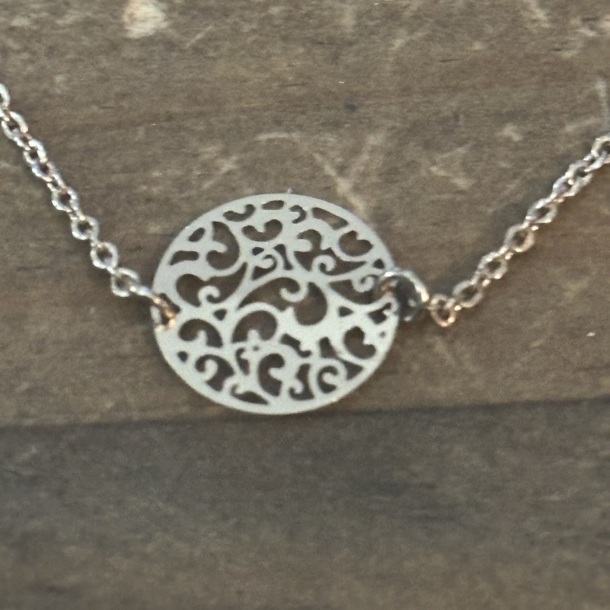 Other Gold tone filigree disc chain bracelet Size ONE SIZE - 4 Thumbnail