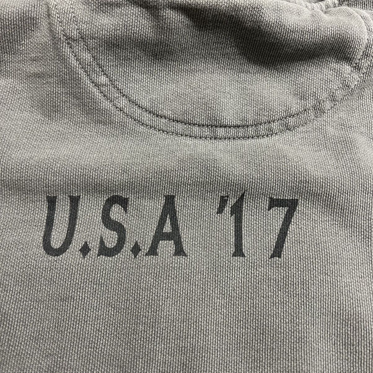 Travis Scott Travis Scott Iridescent 2017 Tour Live In Concert Crewneck Size US S / EU 44-46 / 1 - 11 Thumbnail