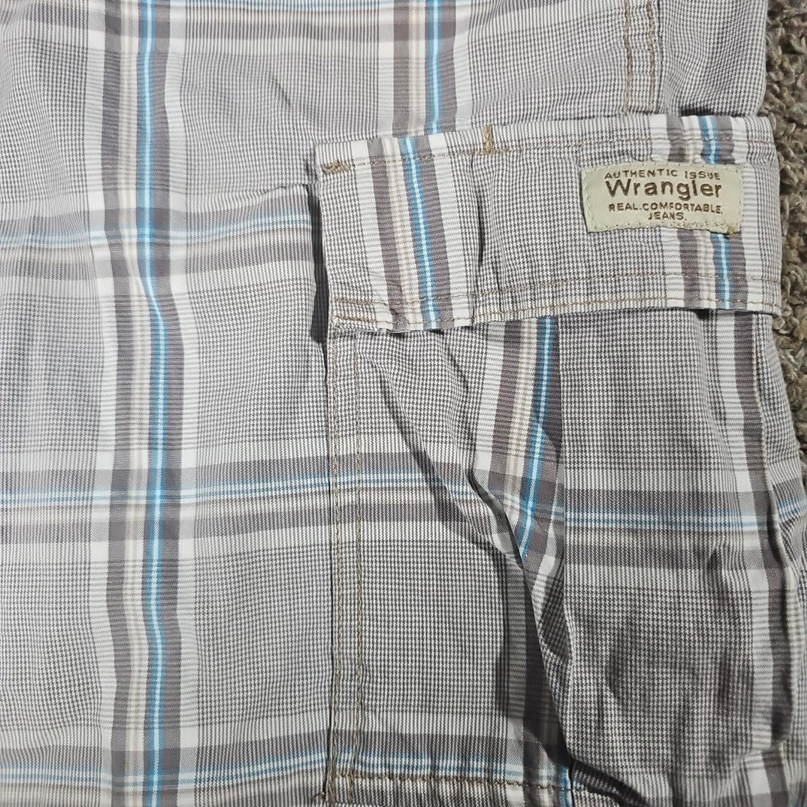 Wrangler Wrangler Sz 36 Gray Blue Windowpane Cargo Shorts Size US 36 / EU 52 - 3 Thumbnail