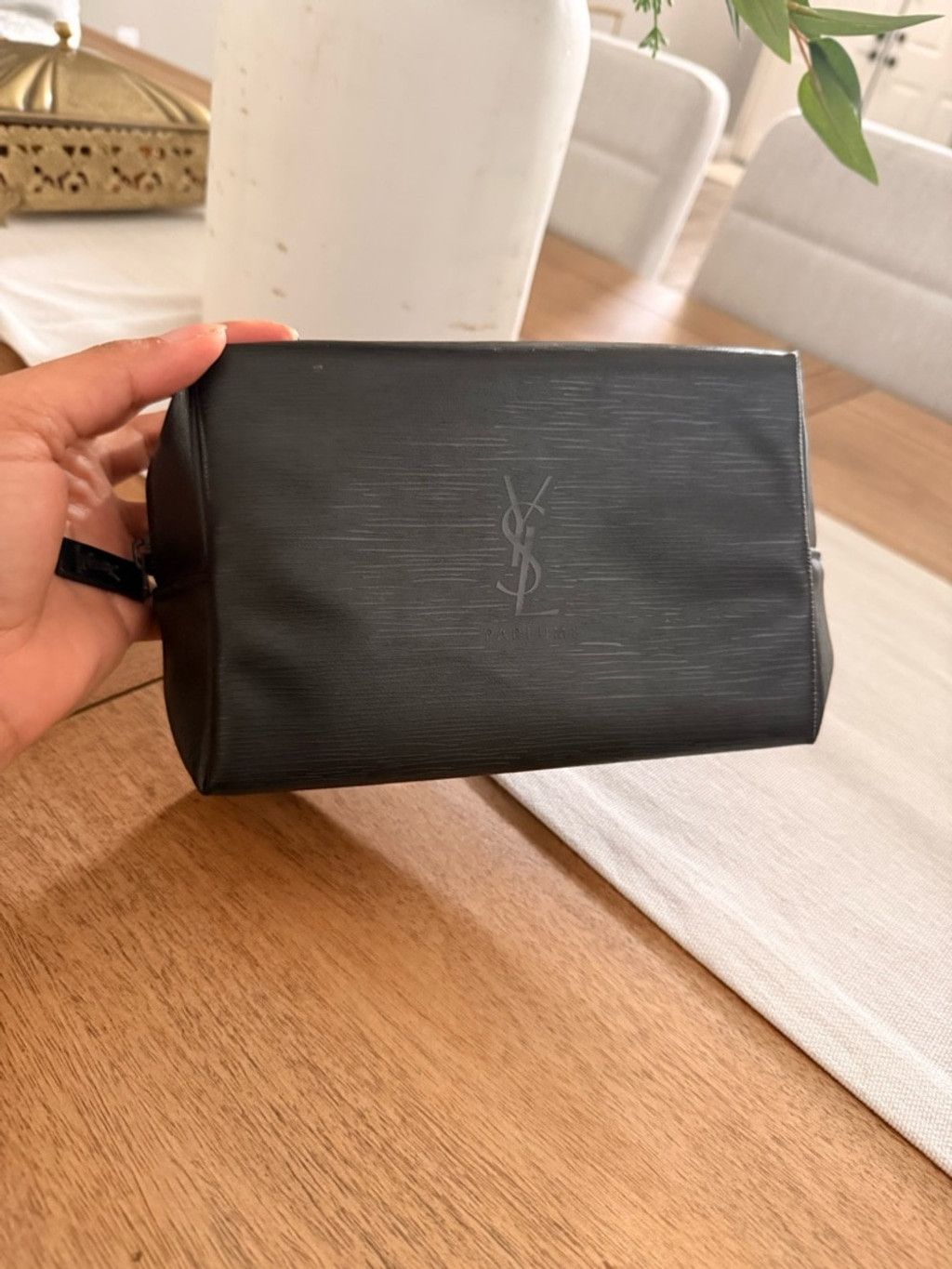 Yves Saint Laurent Yves Saint Laurent Black Leather Embossed Logo Toiletry Bag Size ONE SIZE - 2 Thumbnail