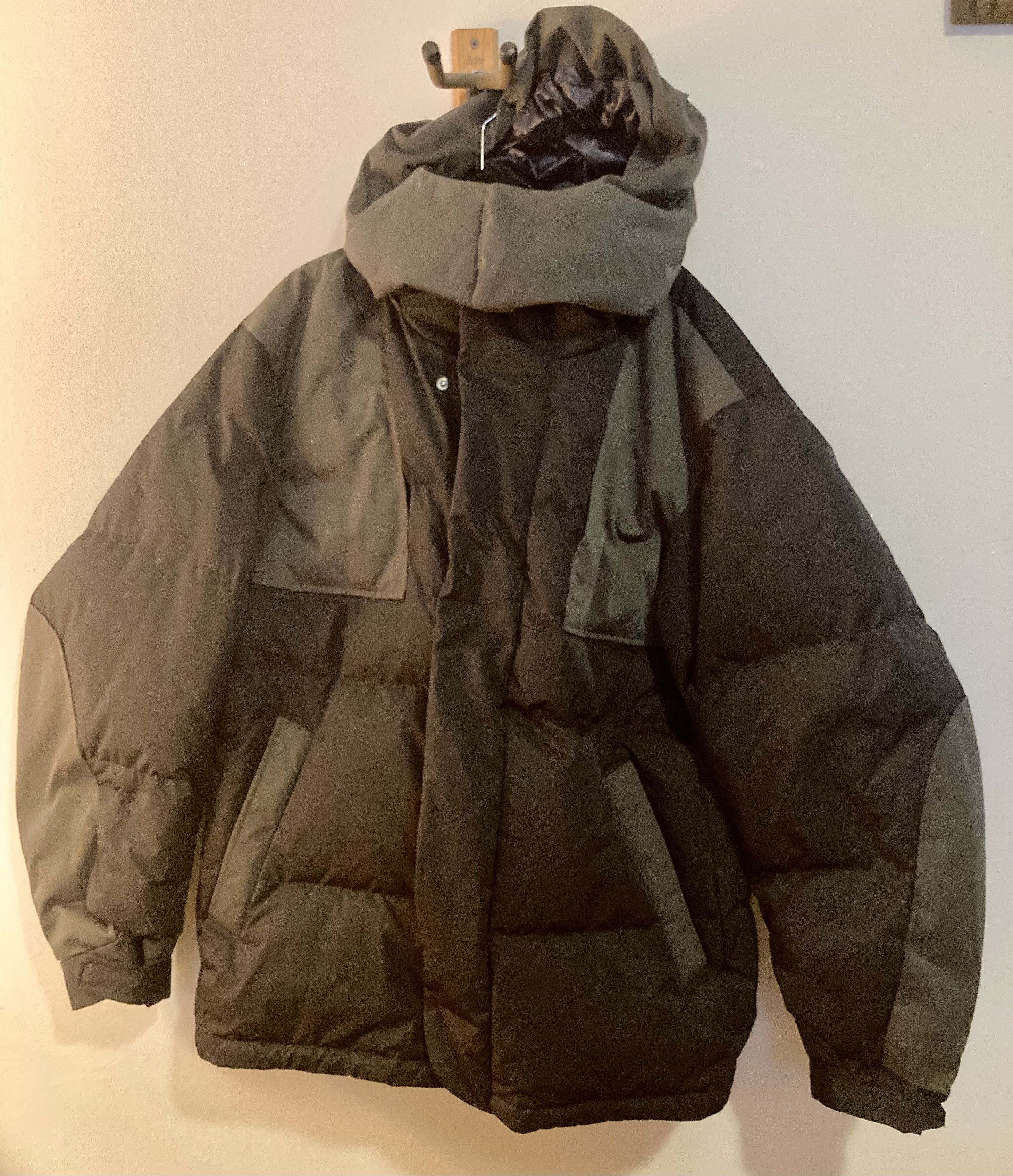 image of Jil Sander x Uniqlo J+ Oversized Puffy Hooded Parka Size L in Navy, Men's