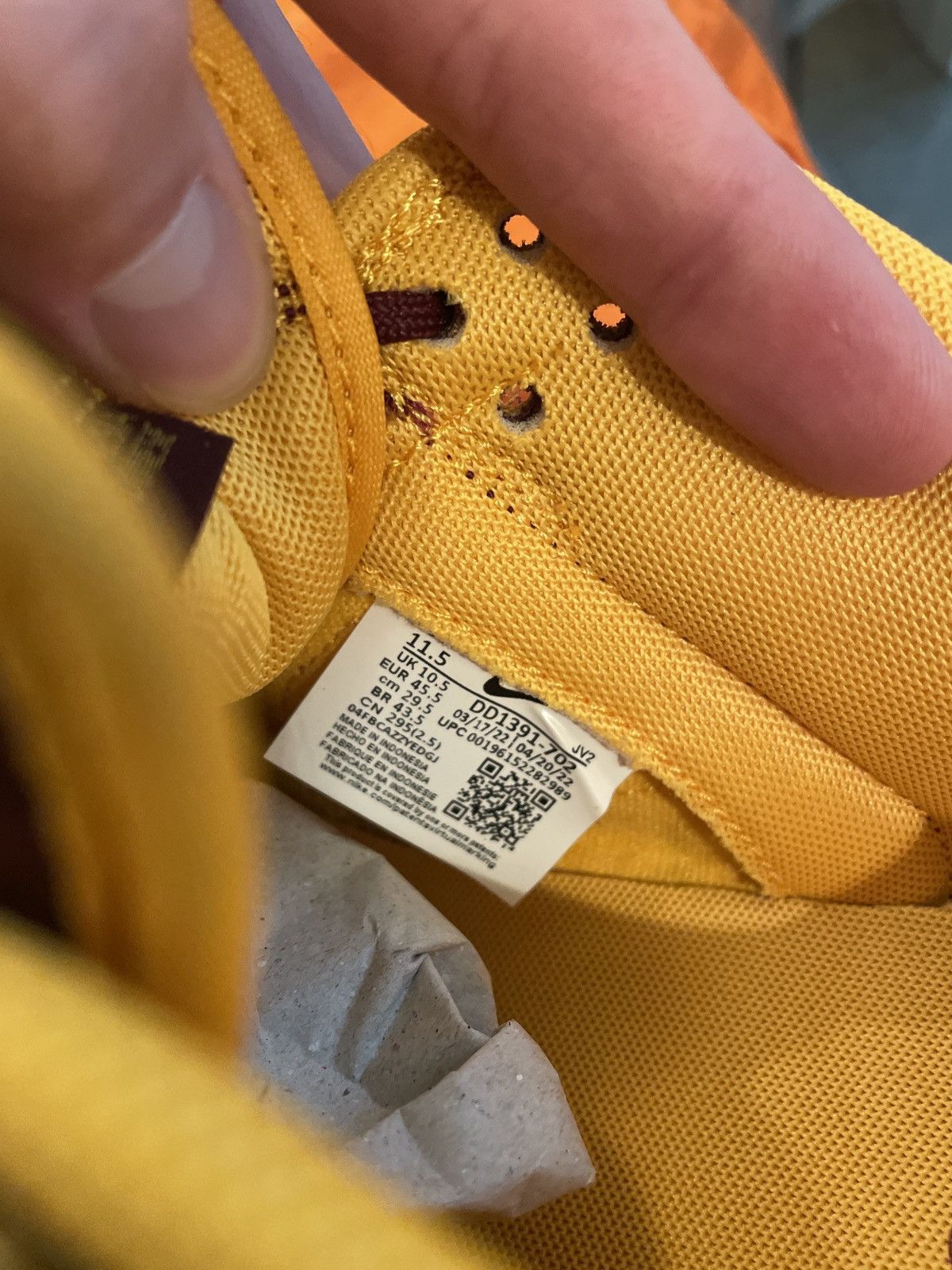 Nike Nike Dunk Low Retro University Gold Size US 11.5 / EU 44-45 - 6 Thumbnail