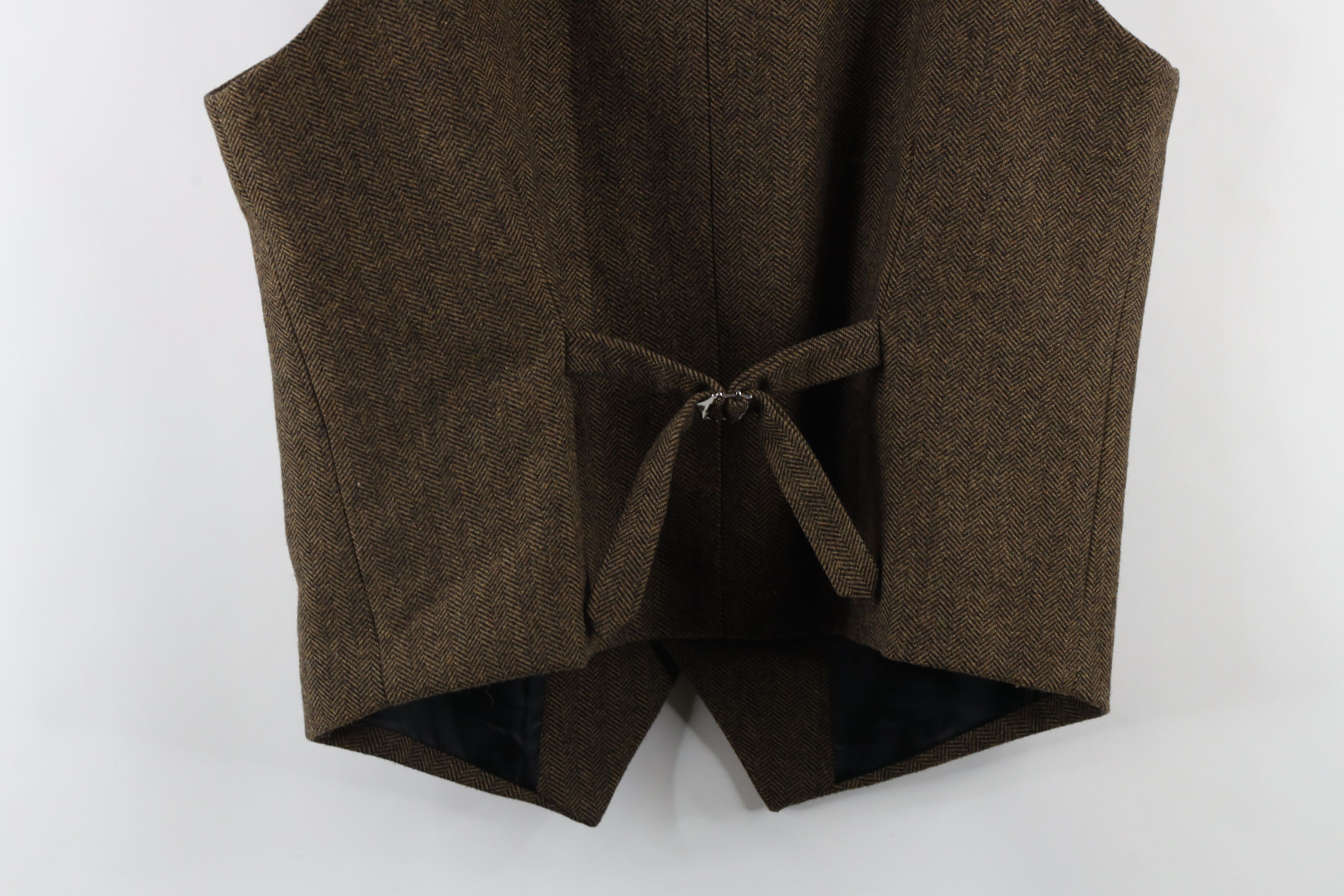 Vintage Vintage 90s Streetwear Herringbone Buckle Back Vest Jacket Size US M / EU 48-50 / 2 - 12 Thumbnail