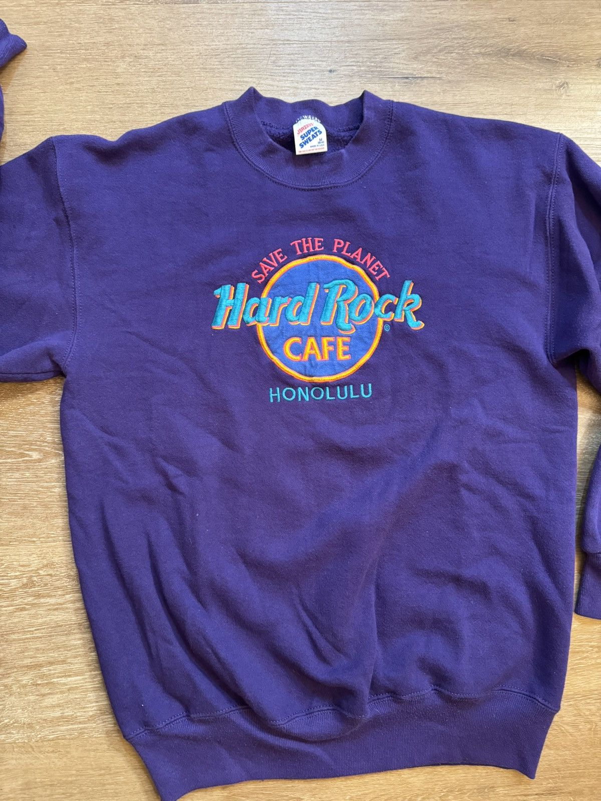 Hard Rock Cafe × Jerzees × Vintage Vintage Hard Rock Honolulu Crew Neck Embroidered Sweatshirt Size US M / EU 48-50 / 2 - 20 Thumbnail