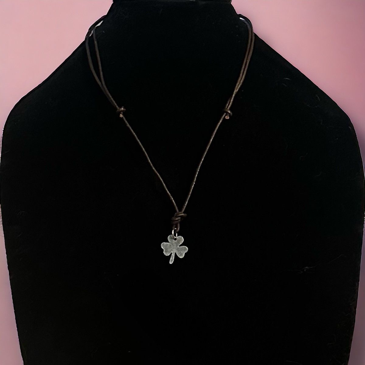 Vintage Vintage pewter shamrock pendant leather cord necklace Size ONE SIZE - 1 Thumbnail