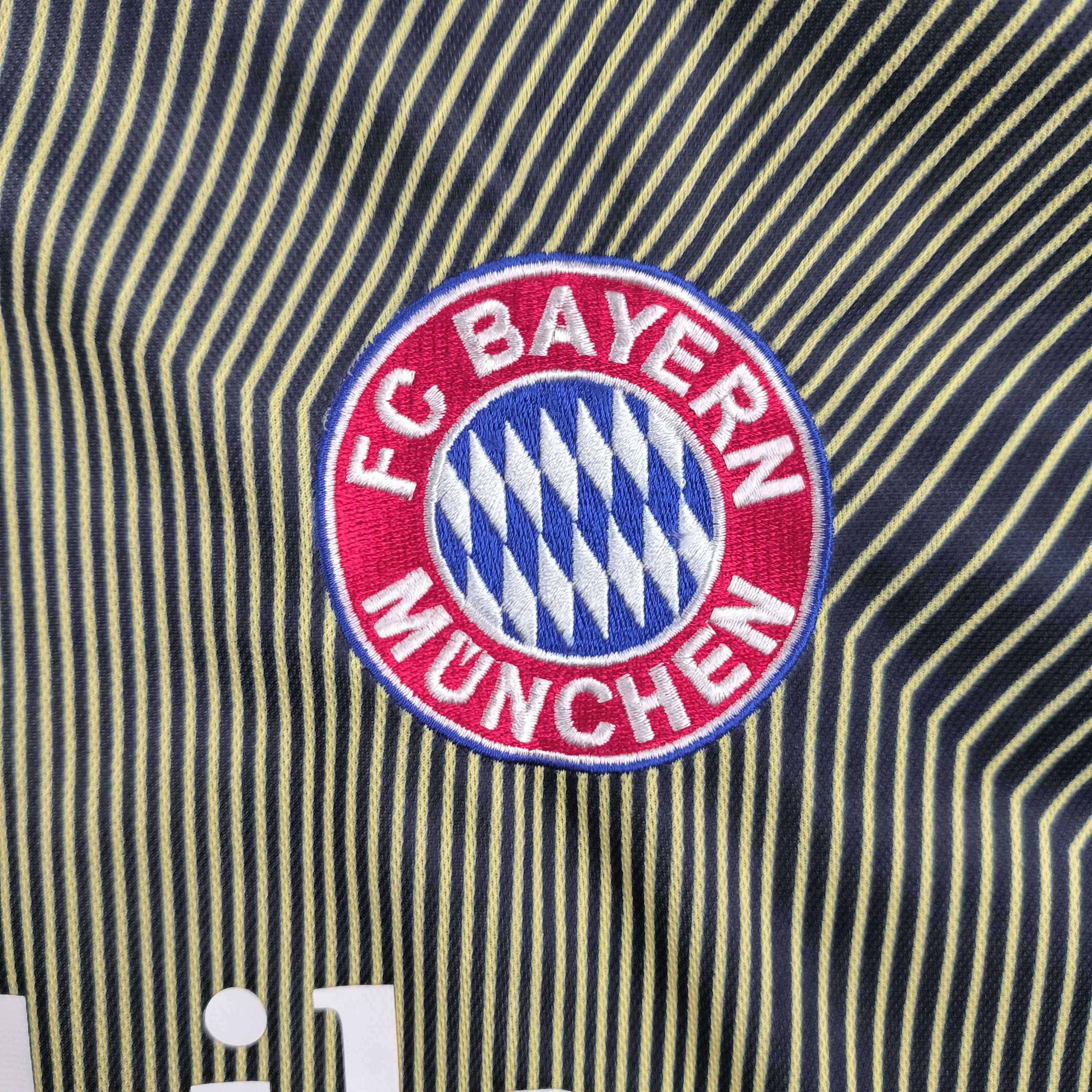 Adidas Bayern Munich 2003-04 Adidas GK Kahn football jersey size XL Size US XL / EU 56 / 4 - 4 Thumbnail