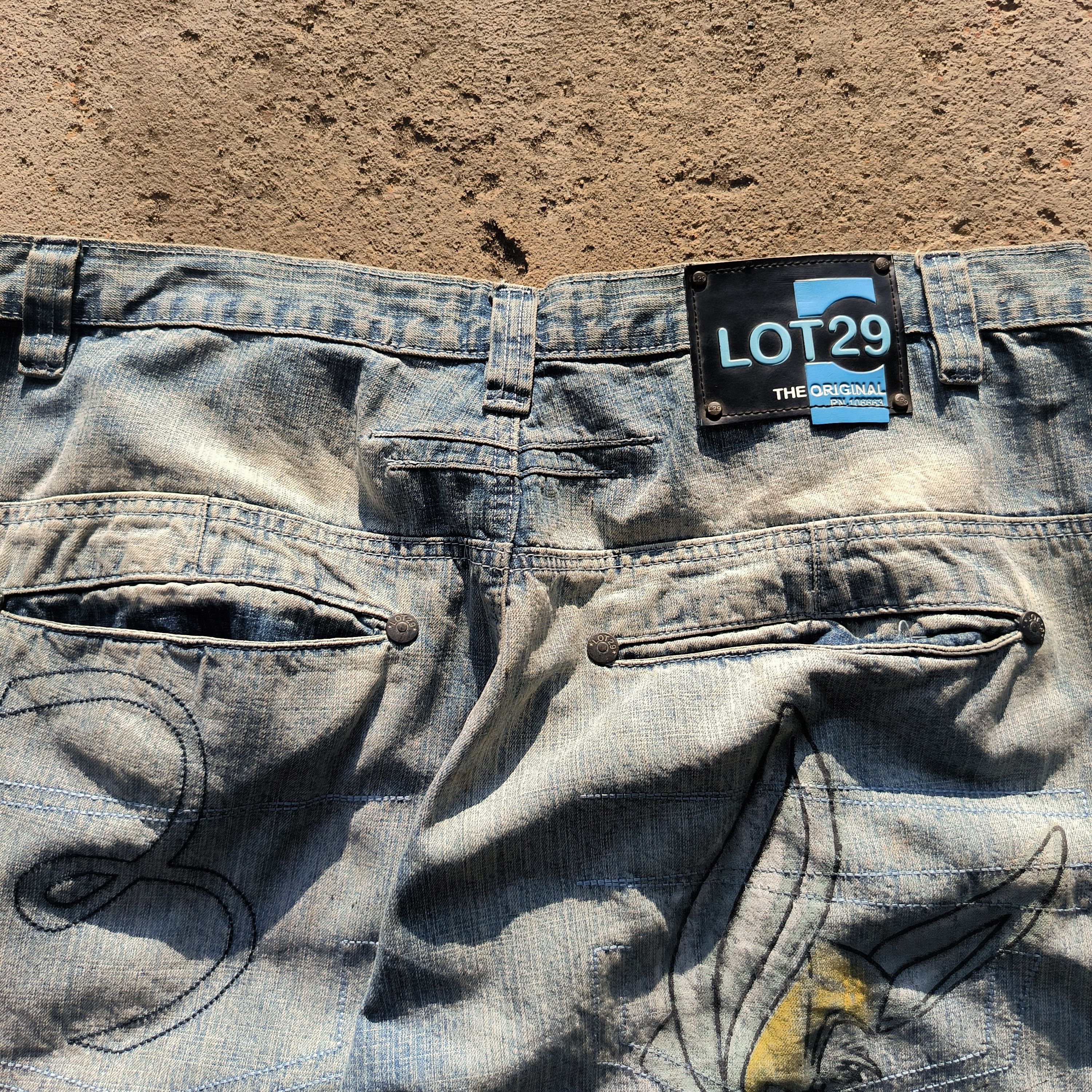 Cartoon Network Vintage 1990s LOT 29 LOONEY TUNES BAGGY JEANS Size US 38 / EU 54 - 12 Thumbnail
