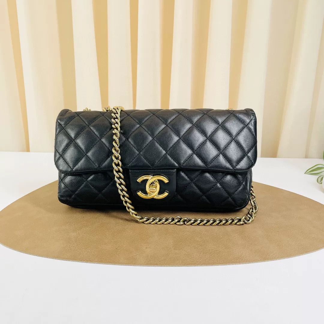 Chanel Pre-loved Bag Very good condition Size ONE SIZE - 1 Thumbnail