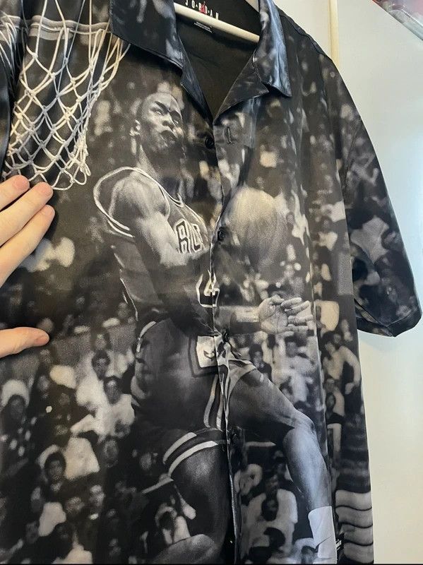 A Ma Maniere × Jordan Brand Jordan x A Ma Maniére Men's Shirt Size US XL / EU 56 / 4 - 2 Thumbnail