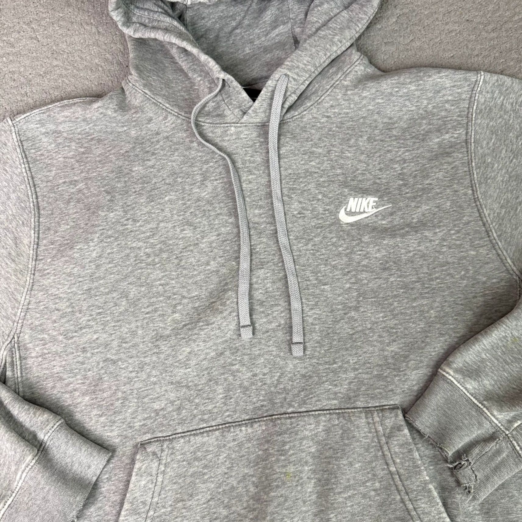 Nike VINTAGE Nike Sweatshirt Hoodie S Small Gray Embroidered Swoosh Distressed Essential Crew Neck Pullover Logo Pocket Hooded Men Size US S / EU 44-46 / 1 - 2 Thumbnail