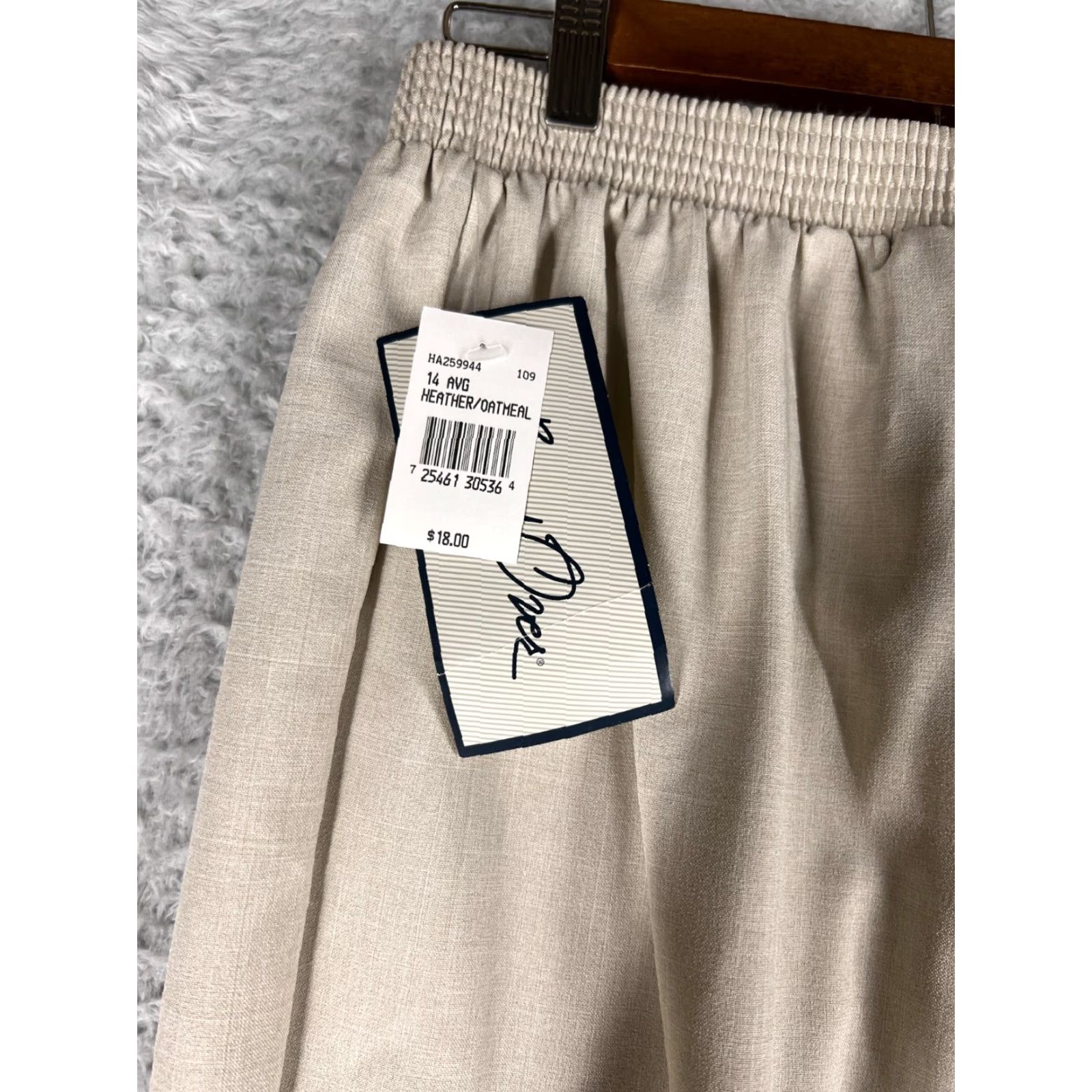 Vintage Bend Over Beige Pants Womens 14 Slim Inseam 29.5" Pleated High Rise Polyester USA Made Casual Modern Size 36" / US 14 / IT 50 - 4 Thumbnail