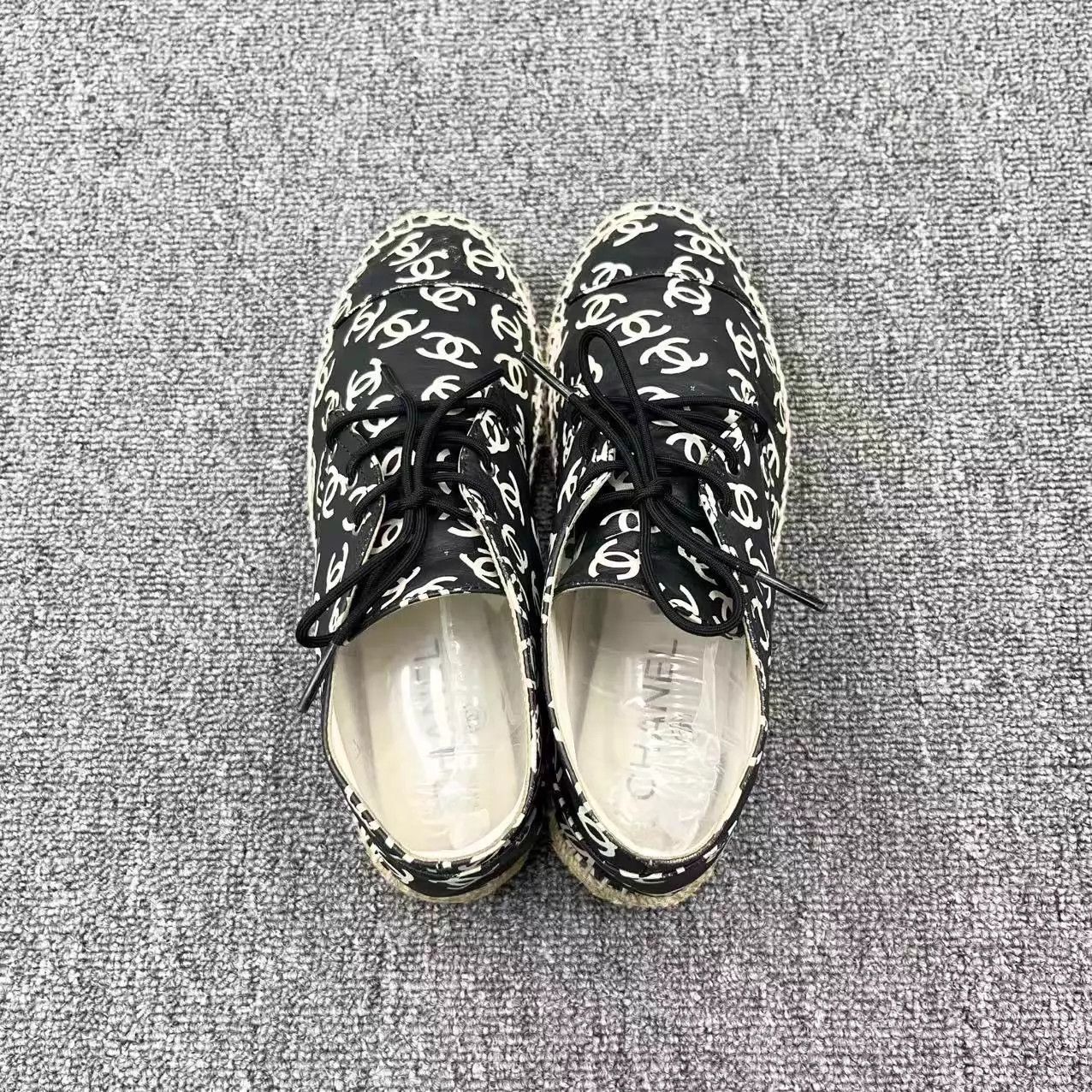 Chanel Chanel New B&W CC Print Lambskin Straw Mid Fisher Size US 6.5 / IT 36.5 - 4 Thumbnail