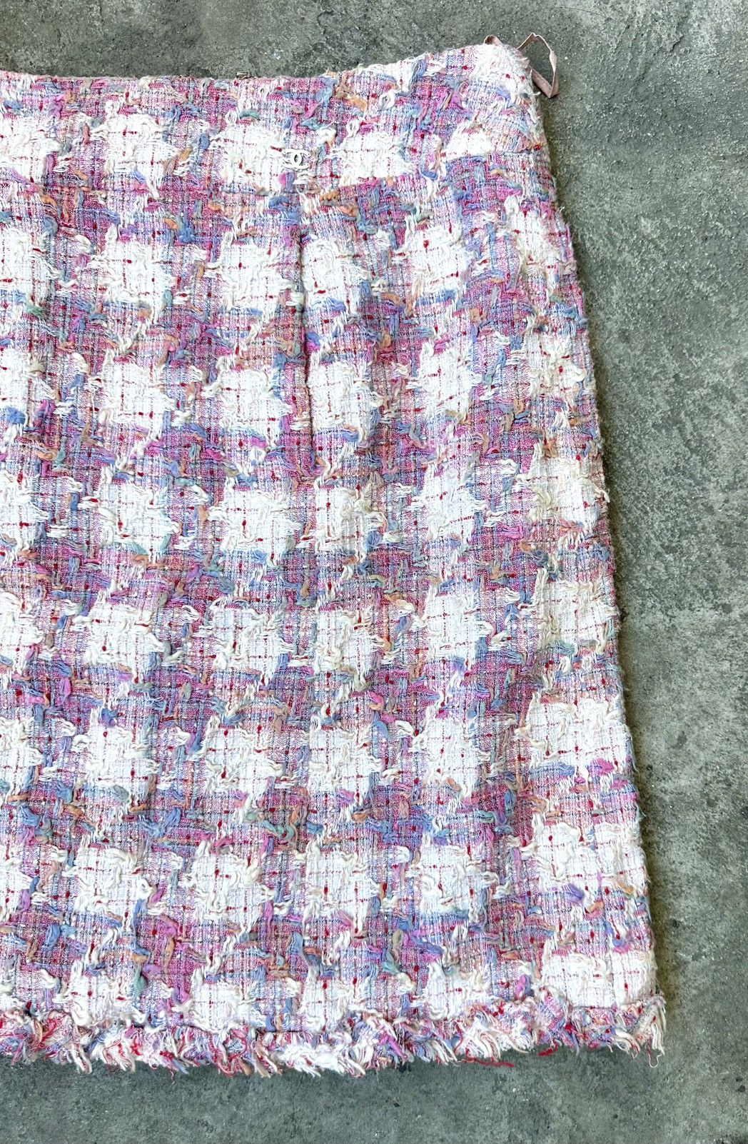 Chanel Chanel - Karl Lagerfeld S/S04 Chanel Coco CC Logo Candy Pink Size 25" / US 0 / IT 36 - 3 Thumbnail