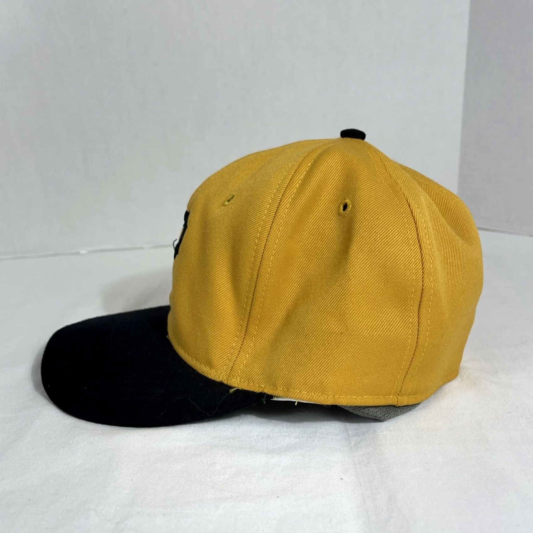 Vintage VINTAGE Pittsburgh Pirates Fitted Hat Sz 7 Roman Cooperstown Collection 80s MLB Shirt Adults 7 Yellow Polyester MIX Snapback Mens Size ONE SIZE - 7 Thumbnail