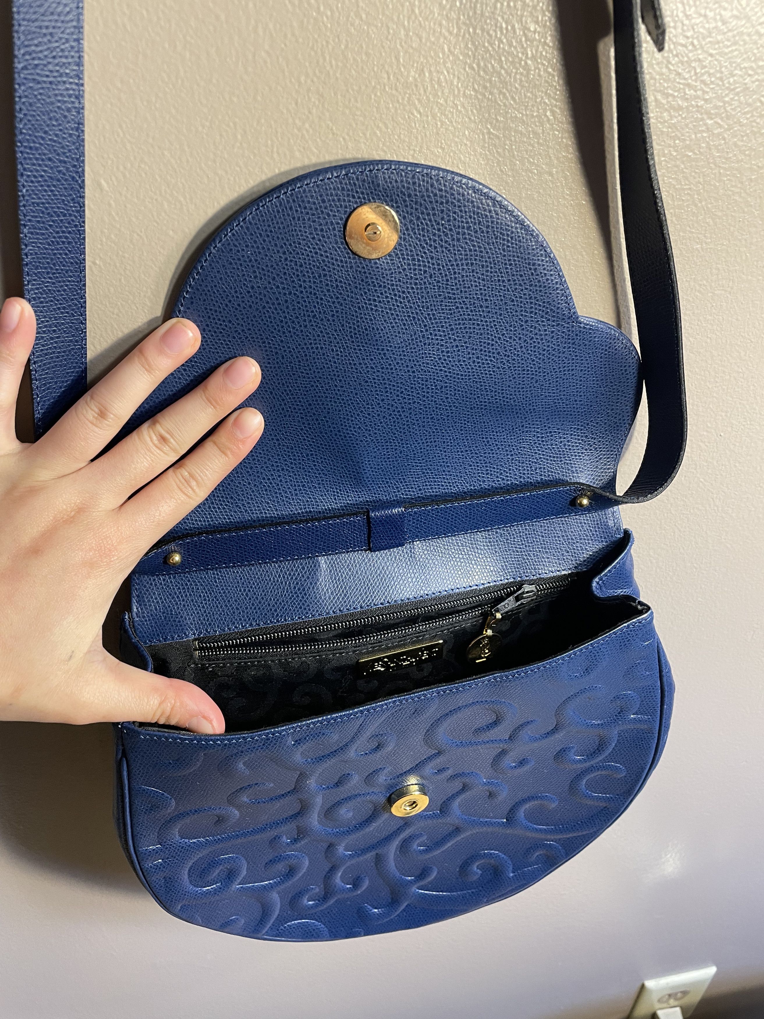 Yves Saint Laurent YSL Arabesque Navy Shoulder Bag Size ONE SIZE - 8 Thumbnail