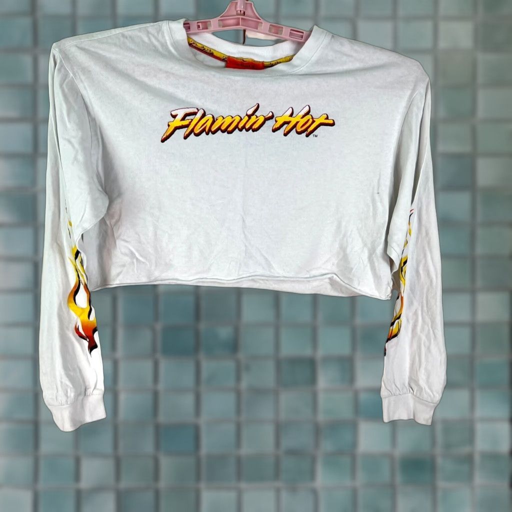 Forever 21 Forever 21 Cheetos Flamin Hot Cropped Shirt Womens Size M White Size M / US 6-8 / IT 42-44 - 1 Thumbnail