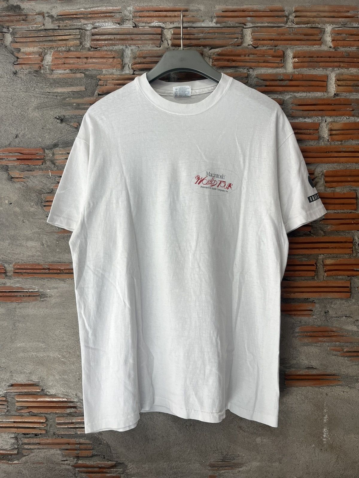 Mackintosh Vintage Macintosh World Tour Apple Computer 90’s Tshirt Size US L / EU 52-54 / 3 - 3 Thumbnail