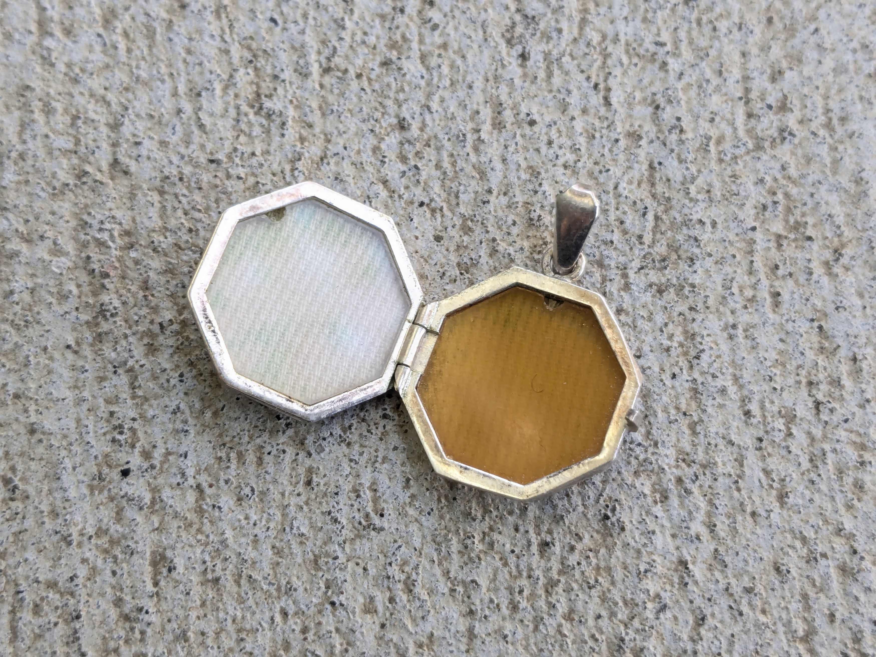 Jewelry Vintage Sterling Silver Pendant Locket Picture Octagon Size ONE SIZE - 6 Thumbnail