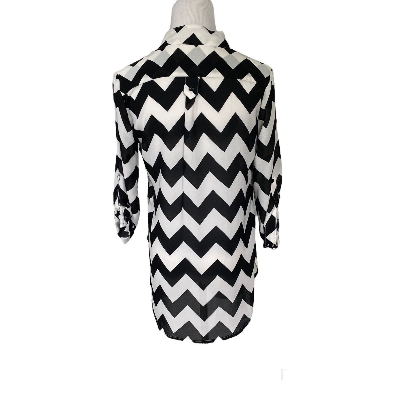 Other NEW Small Black White Chevron 3/4 Roll Tab Sleeves Tunic Size S / US 4 / IT 40 - 4 Thumbnail