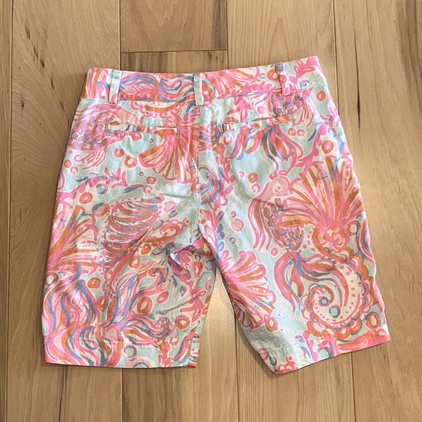 Lilly Pulitzer Lilly Pulitzer The Chipper Short Bermuda 9.5” Inseam Women’s 4 Multicolor Floral Cotton Zip Front Logo Pockets Slim Fit Regular Mens Womens Girls Boys Size 27" / US 4 / IT 40 - 2 Thumbnail