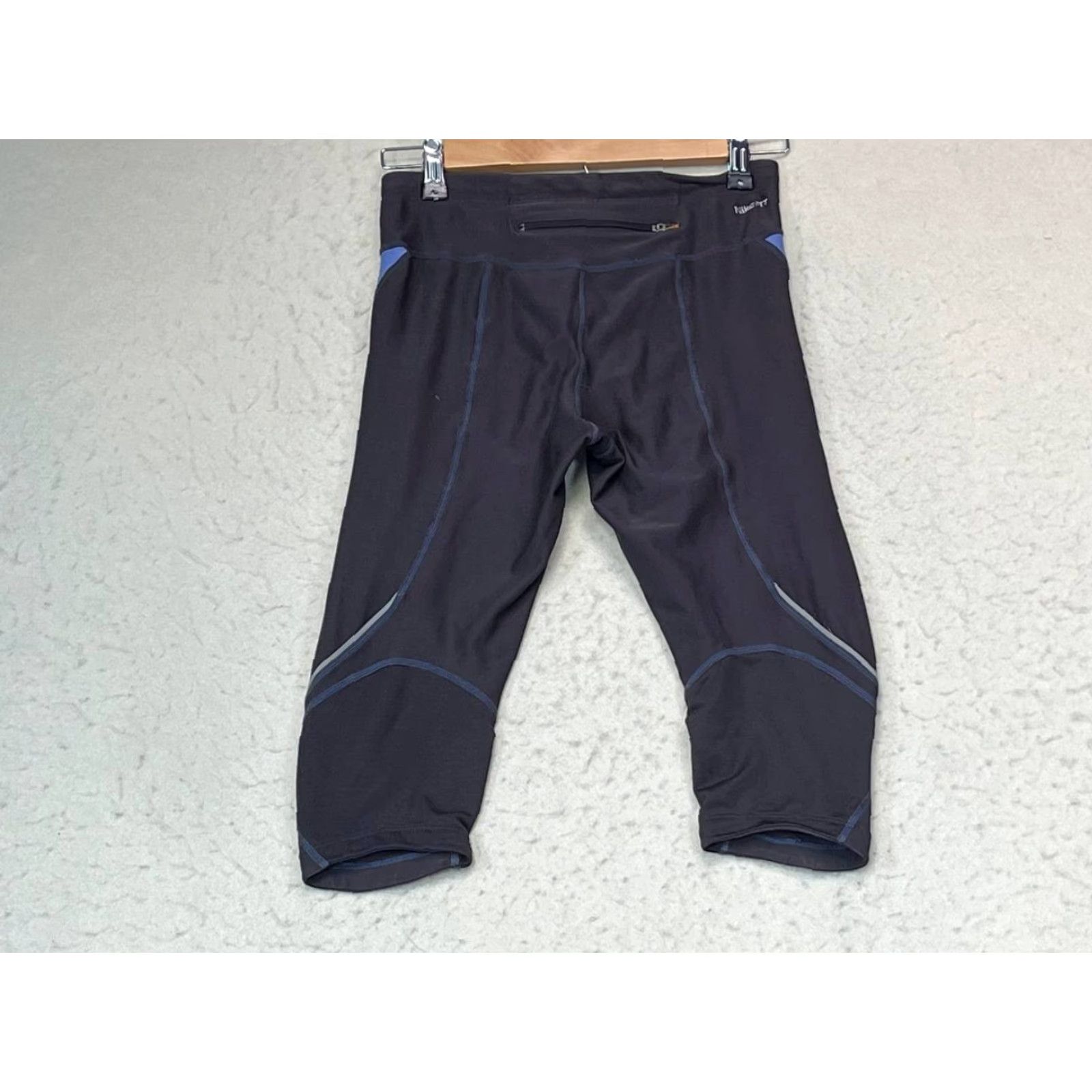 Nike Nike Fit Dry Pants Capri Women Size S Gray Stretch Athletic Style Capri Men's? No — Women. Size 28" / US 6 / IT 42 - 2 Thumbnail