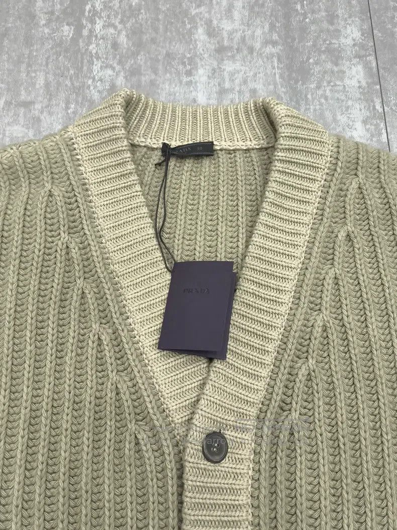 Prada Prada Wool cashmere blend knitted long-sleeved cardigan co Size US M / EU 48-50 / 2 - 3 Thumbnail