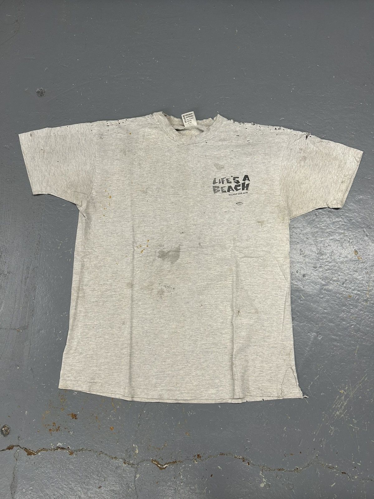 Japanese Brand × Vintage Crazy Vintage 90s Essential Thrashed Lifes a Beach Tee Shirt Size US L / EU 52-54 / 3 - 1 Thumbnail