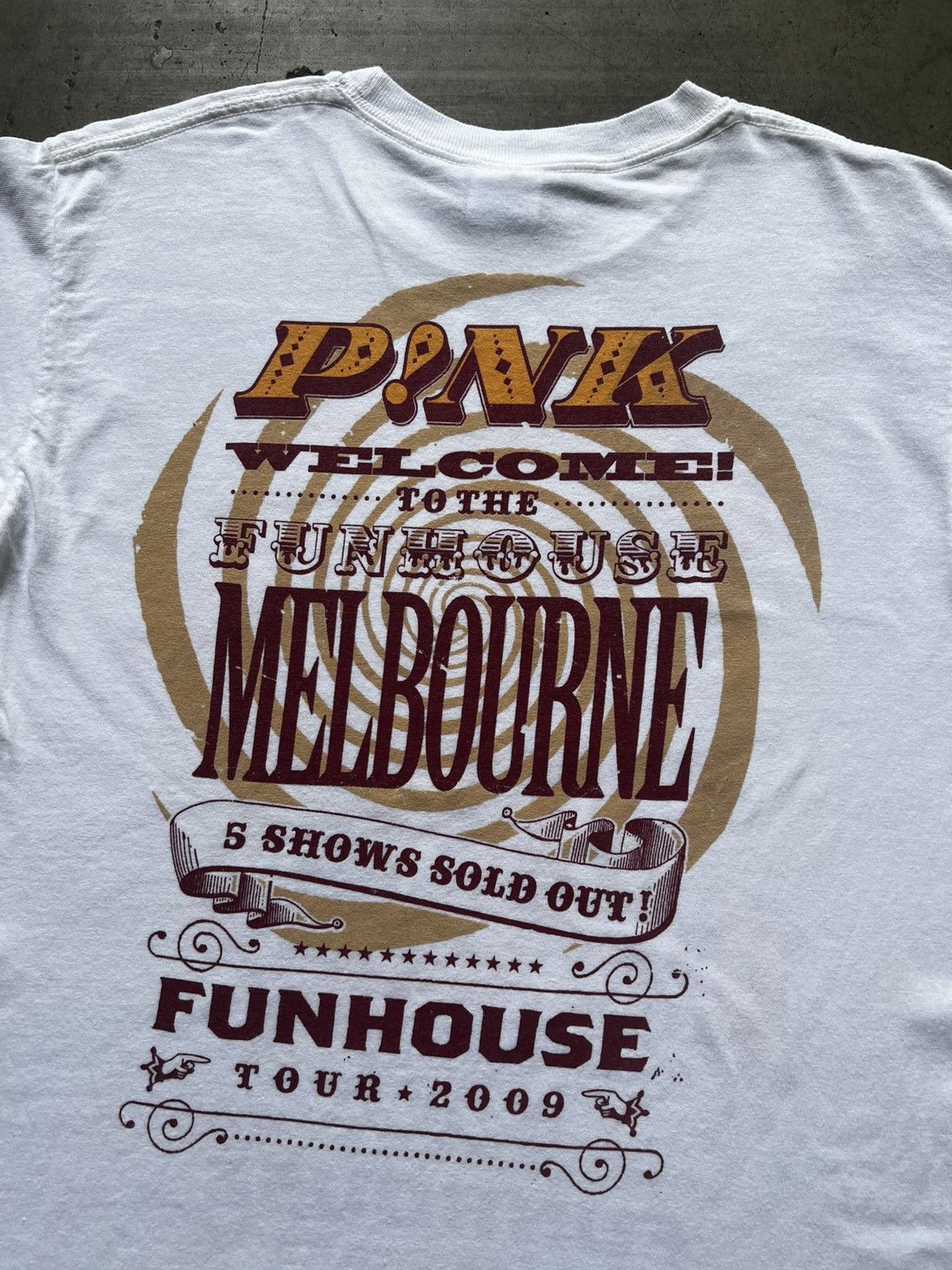 Vintage Y2K 2009 P!NK Funhouse Tour Tee Shirt Pink Avril Paramore Size US S / EU 44-46 / 1 - 5 Thumbnail