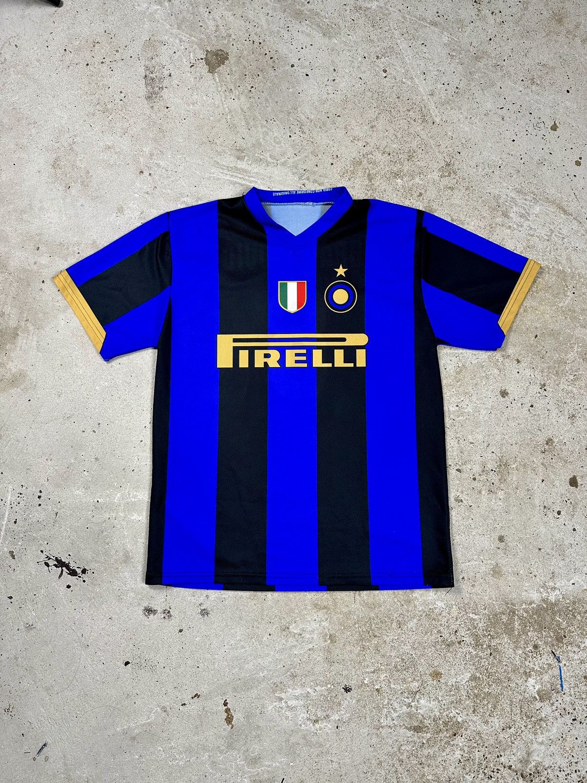 Vintage Vintage Y2K Inter Milan Home Jersey Ibrahimovic Size US M / EU 48-50 / 2 - 1 Thumbnail