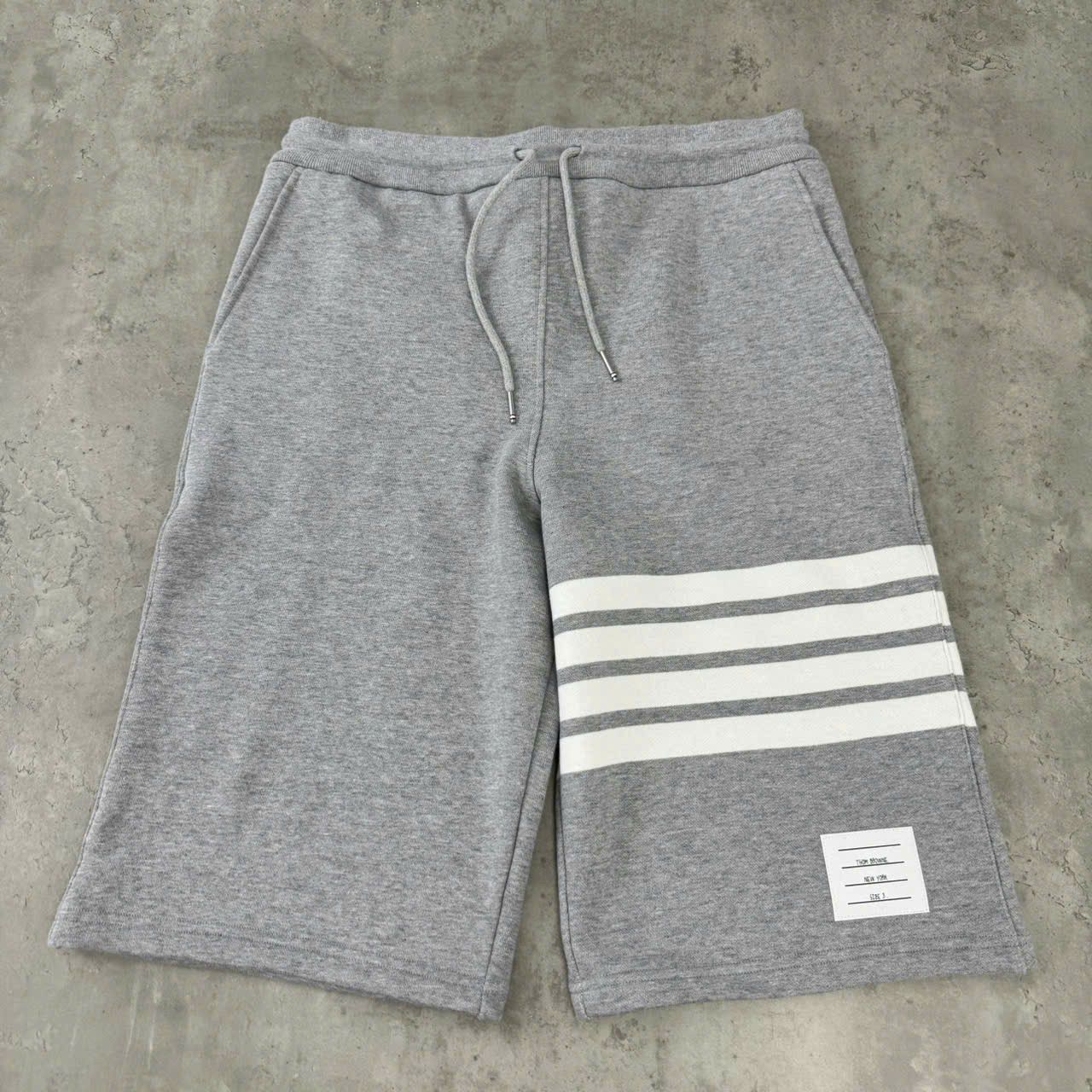Thom Browne THOM BROWNE Bermuda Shorts In Grey Melange Cotton Size US 33 - 1 Thumbnail