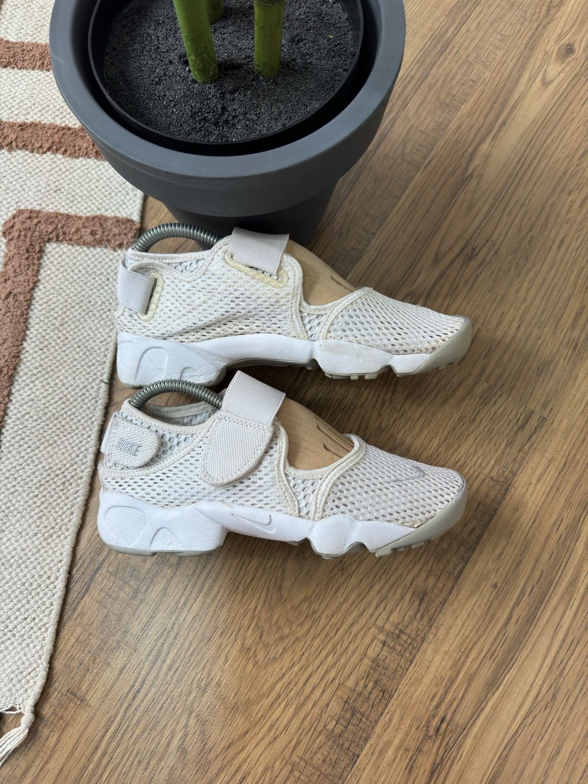 Nike VINTAGE NIKE RIFT TABI WMNS SHOES Size US 7.5 / IT 37.5 - 5 Thumbnail
