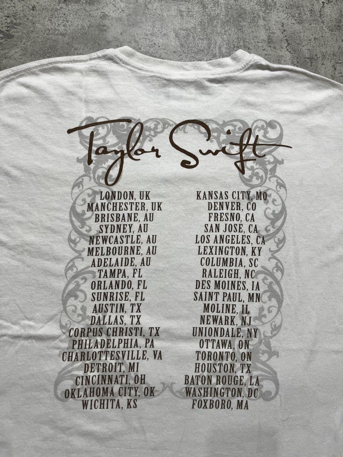 Band Tees Y2k Taylor swift shirt avril lavigne paramore Size US L / EU 52-54 / 3 - 4 Thumbnail