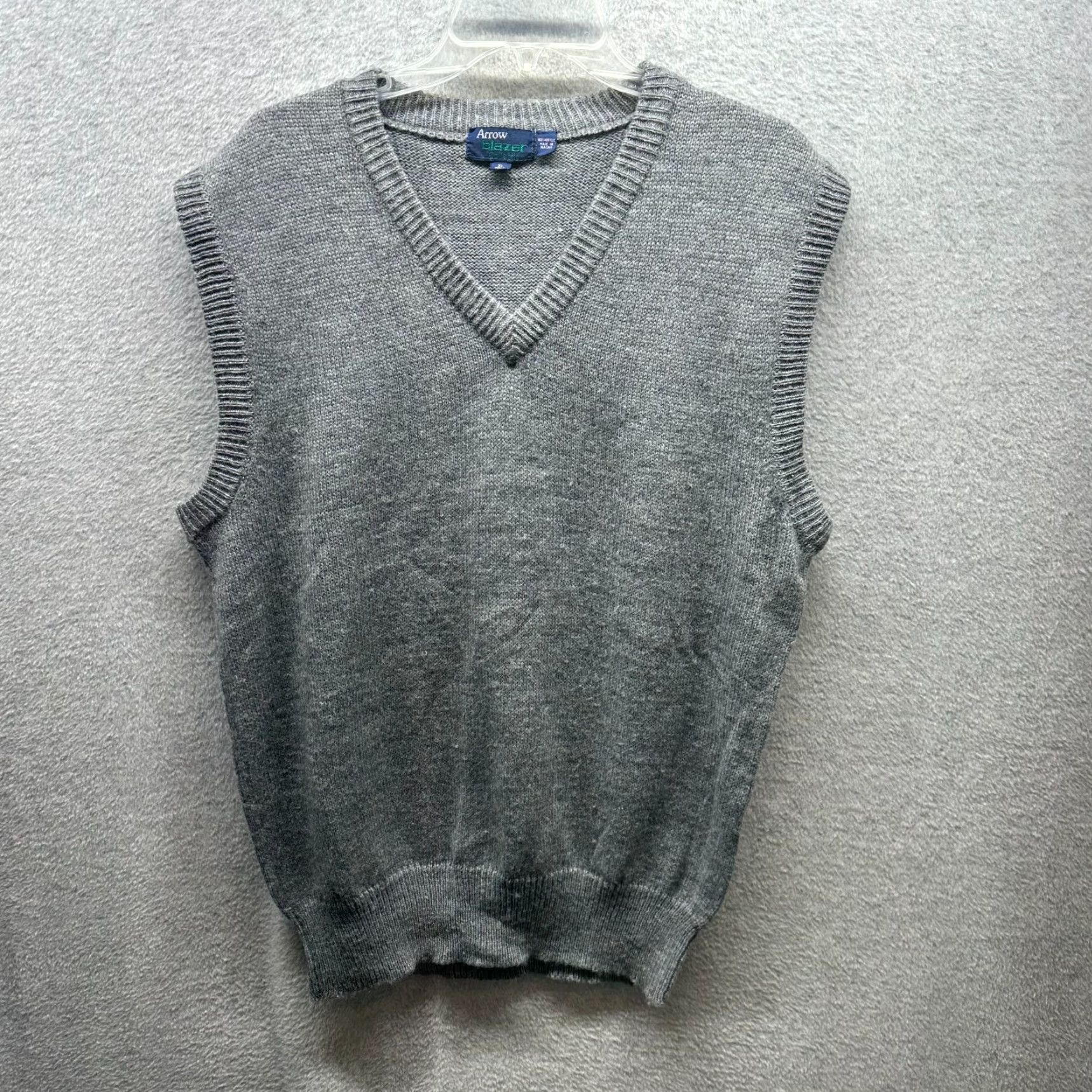 Arrow VINTAGE Arrow Sweater Vest Mens XL Gray Acrylic Knit 80s Preppy Retro/Vintage Men’s Vest XL Gray Arrow Sweater Vest Mens XL Size US XL / EU 56 / 4 - 2 Thumbnail
