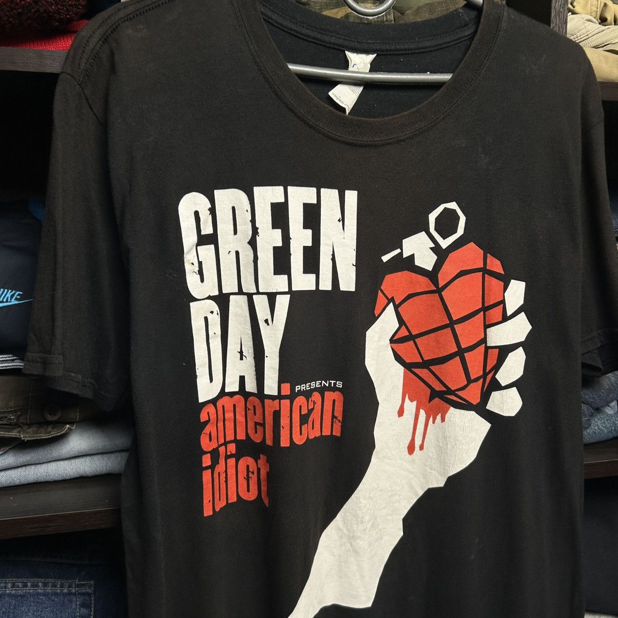 Band Tees Vintage Green Day American Idiot rock band tee size L Size US L / EU 52-54 / 3 - 2 Thumbnail