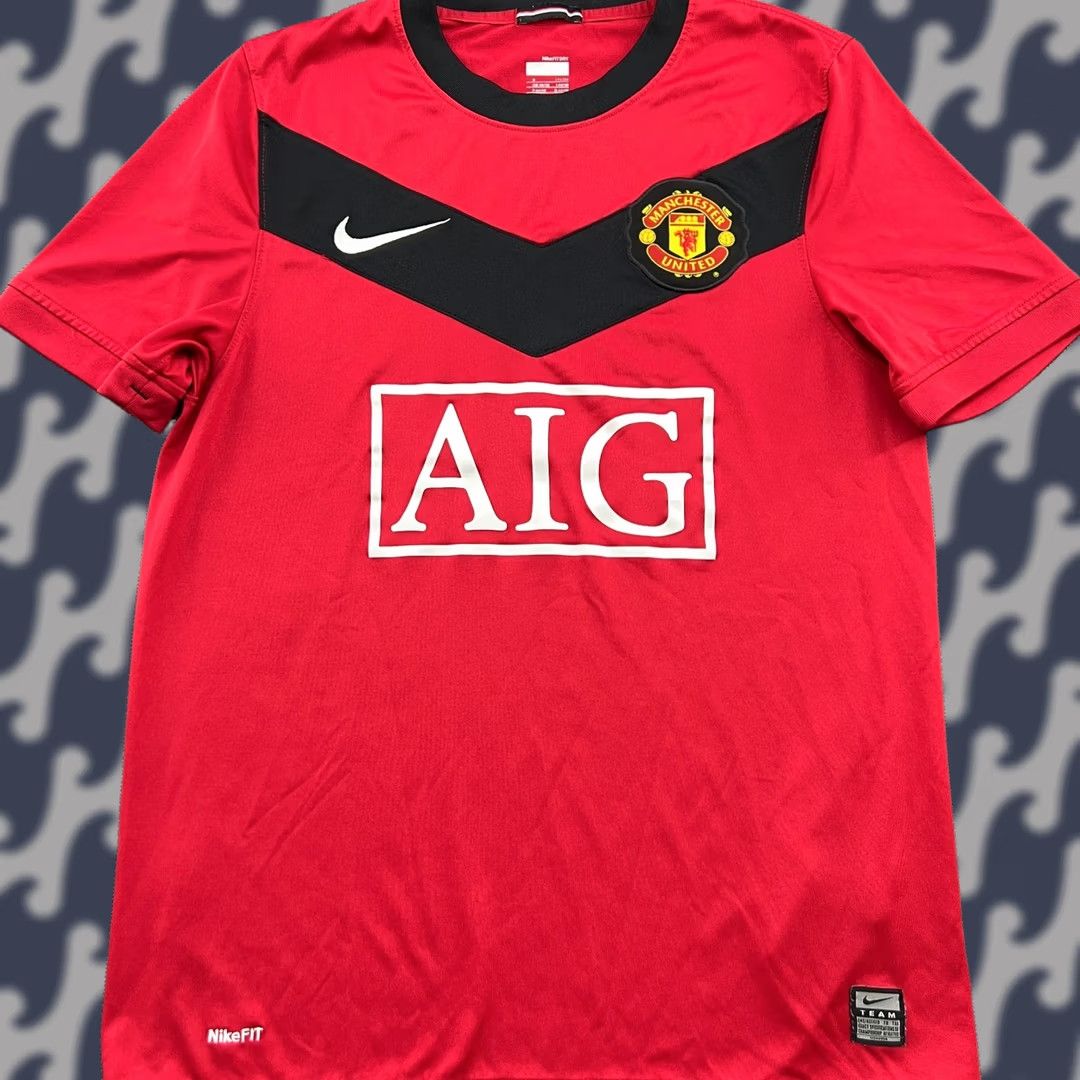 Nike Manchester United 2009 2010 Home Mens Football Jersey Shirt Nike S Red Short Sleeve Athletic Moistu… Size US S / EU 44-46 / 1 - 1 Thumbnail