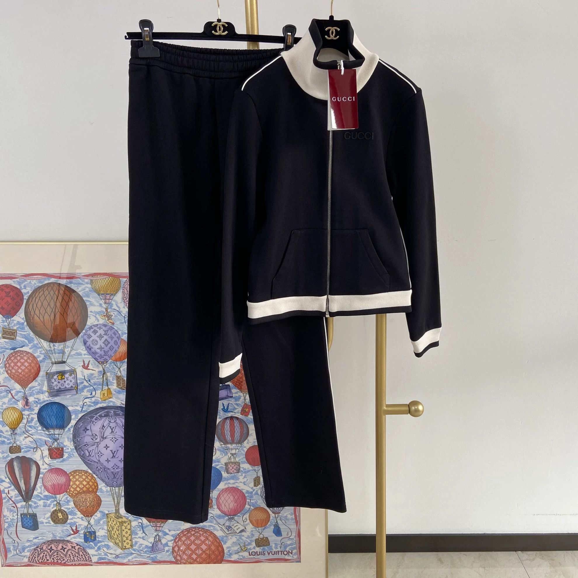Gucci Gucci black suit top XS pants XXS Size XS / US 0-2 / IT 36-38 - 1 Thumbnail