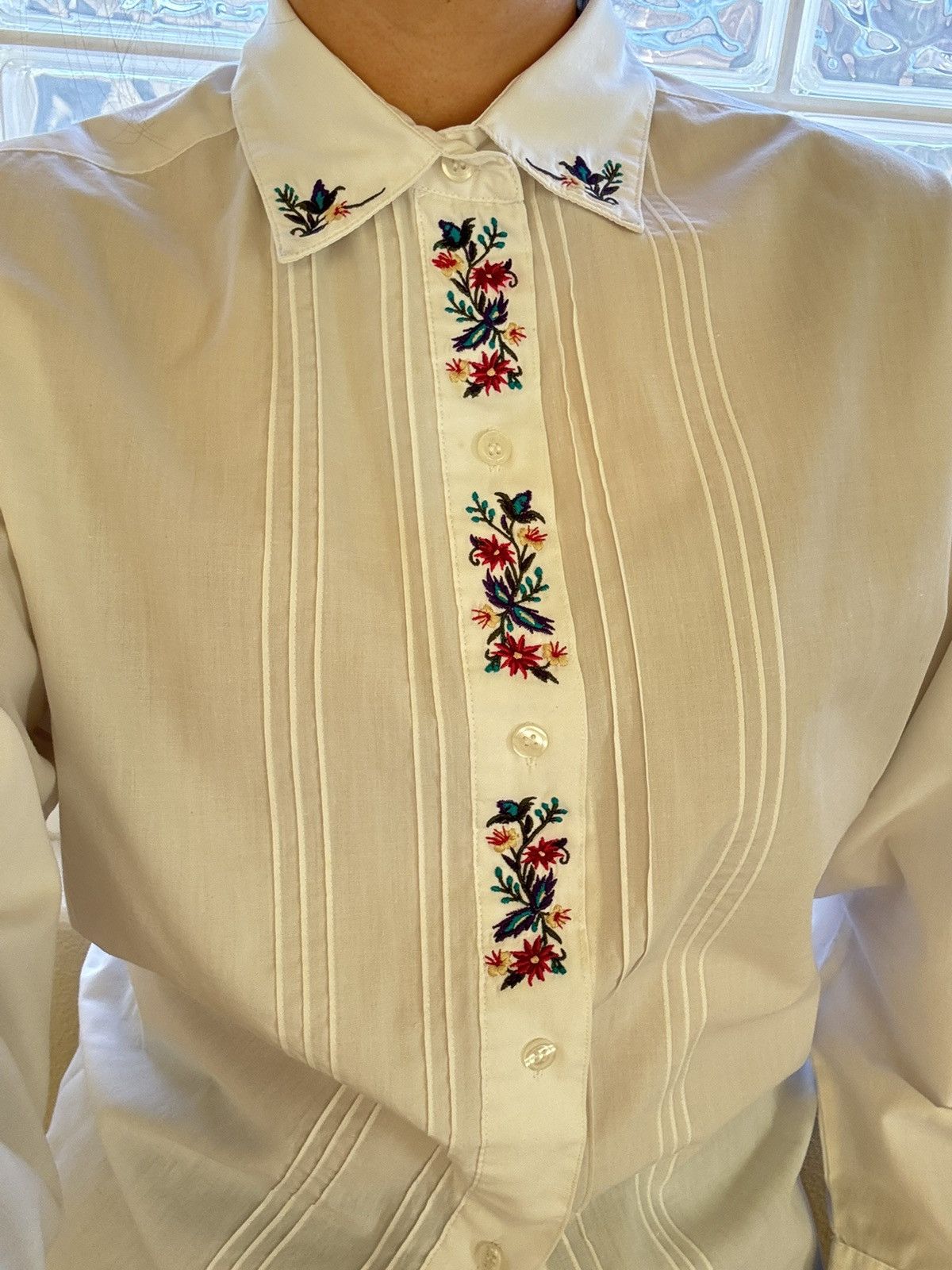 Vintage White Stag women’s L floral embroidered pleated button up Size L / US 10 / IT 46 - 1 Thumbnail