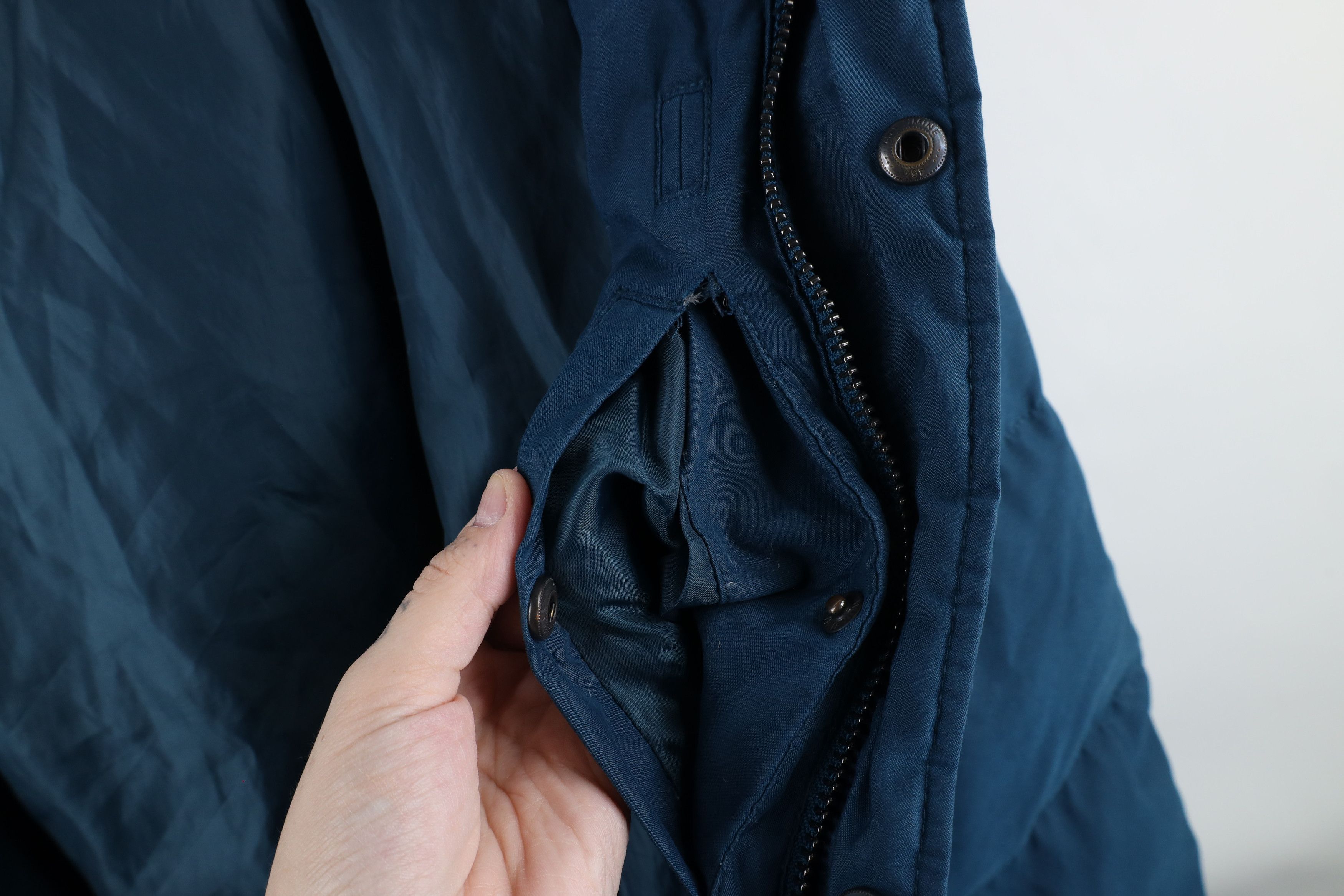 Eddie Bauer × Vintage Vintage Eddie Bauer Spell Out 550 Down Fill Puffer Jacket Size US XXL / EU 58 / 5 - 14 Thumbnail