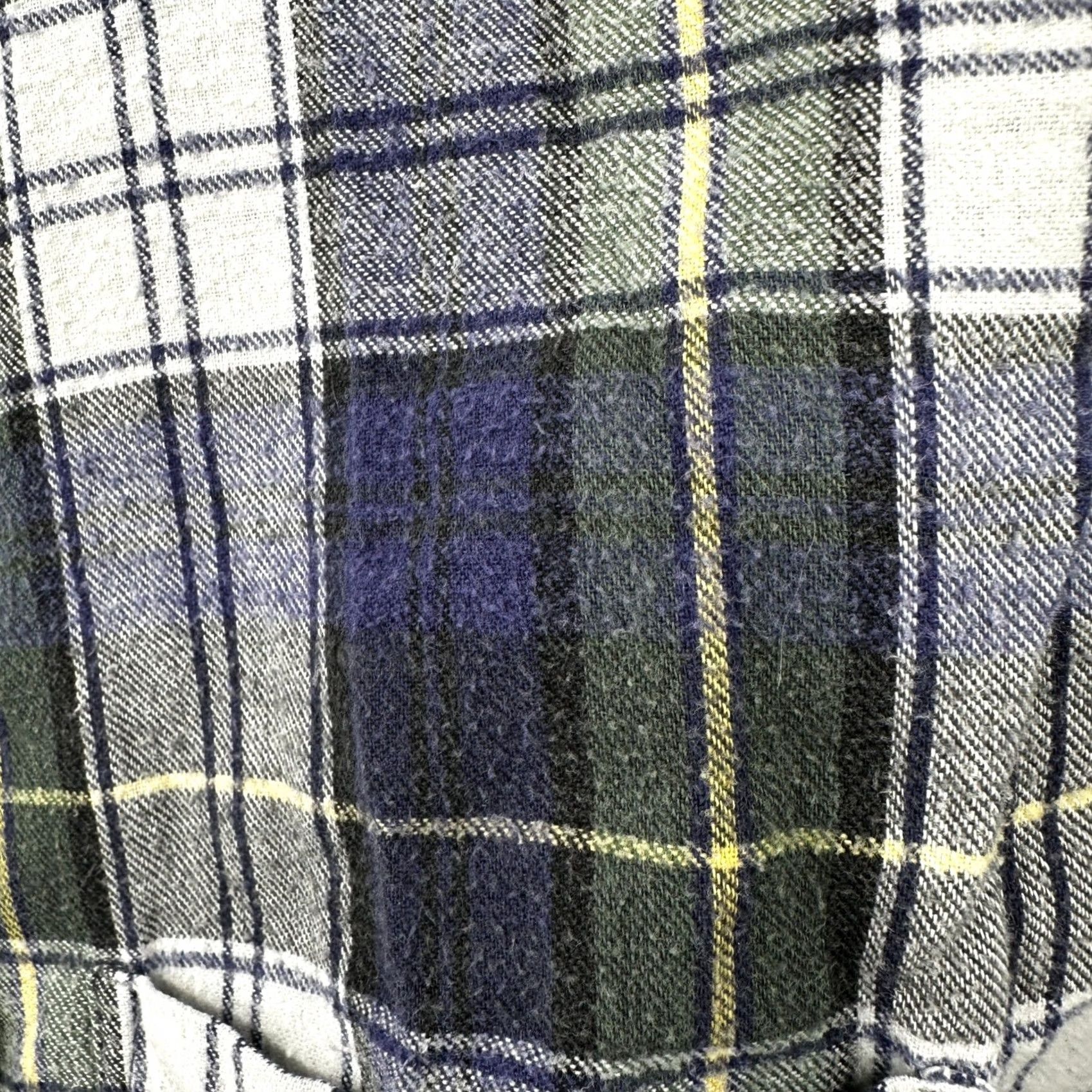 Vintage VINTAGE LL Bean Plaid Flannel Button-Down Shirt Long Sleeve Gray White Size 10 Women’s Button-Up Casual Workwear Autumn Winter Size L / US 10 / IT 46 - 5 Thumbnail