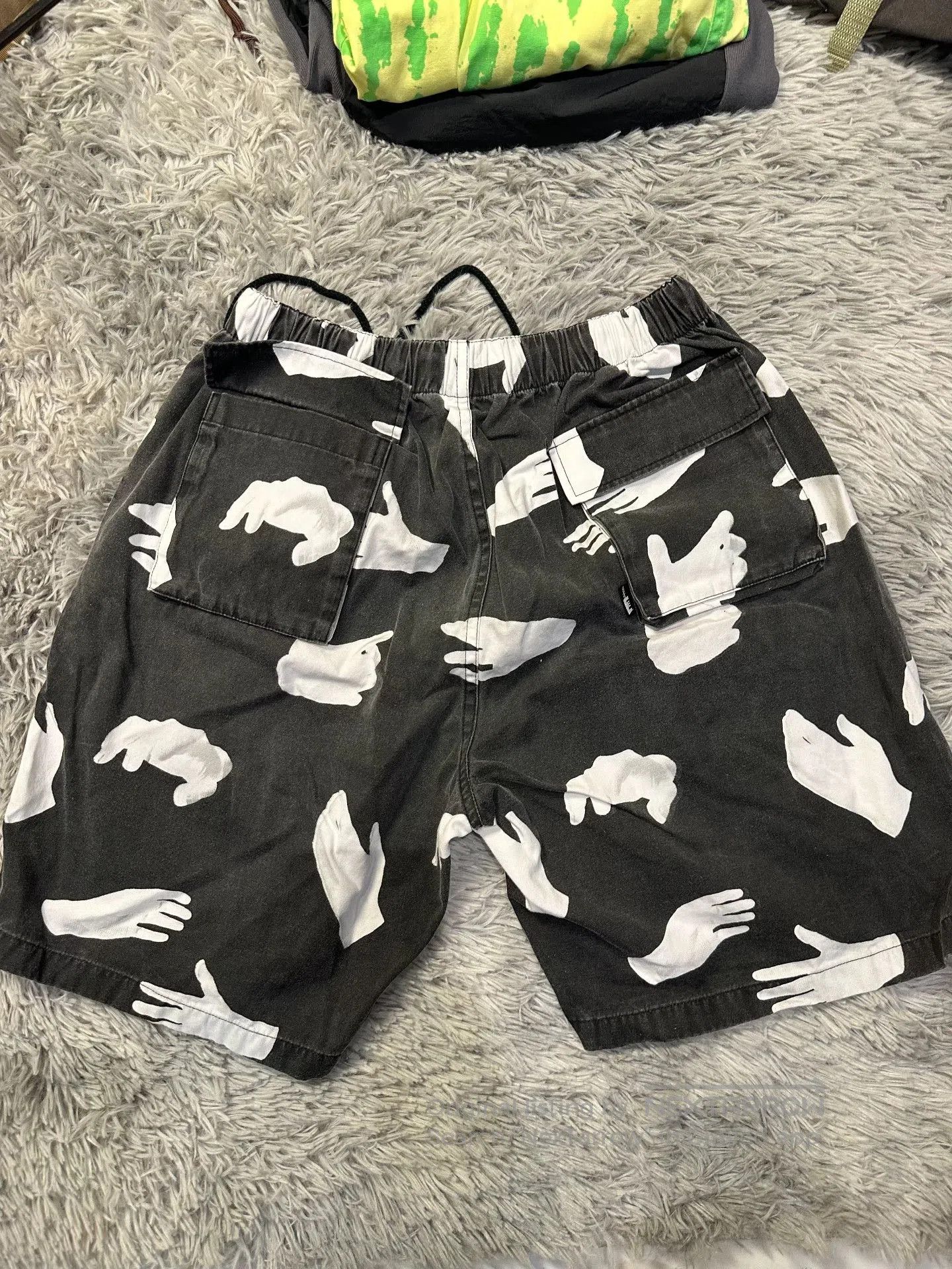 Cav Empt C.E/CAVEMPT Gesture Print Shorts. Size US 30 / EU 46 - 2 Thumbnail