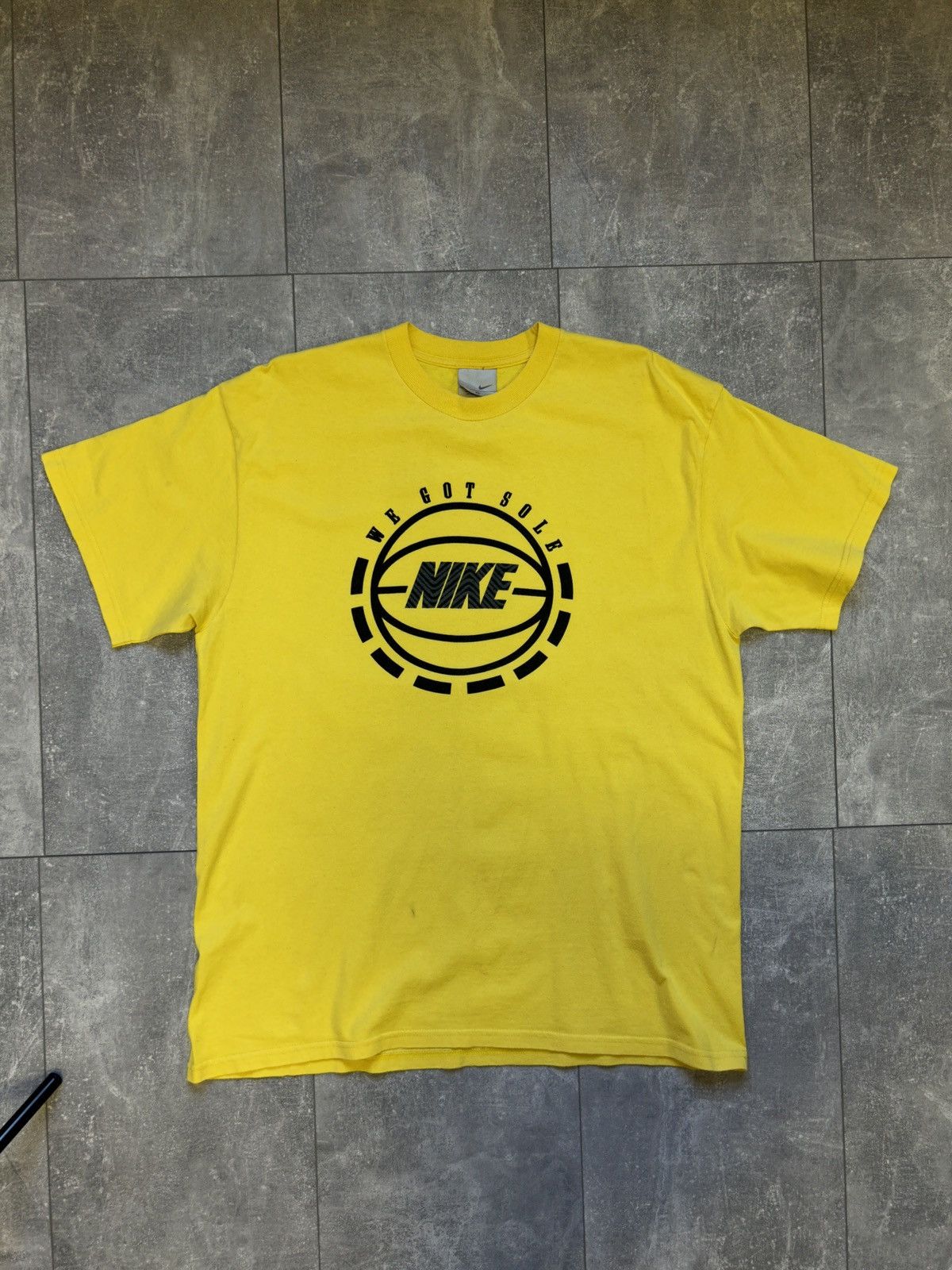 Nike Mens Vintage Nike Big Logo T Shirt rare y2k streetwear tee Size US XL / EU 56 / 4 - 15 Thumbnail