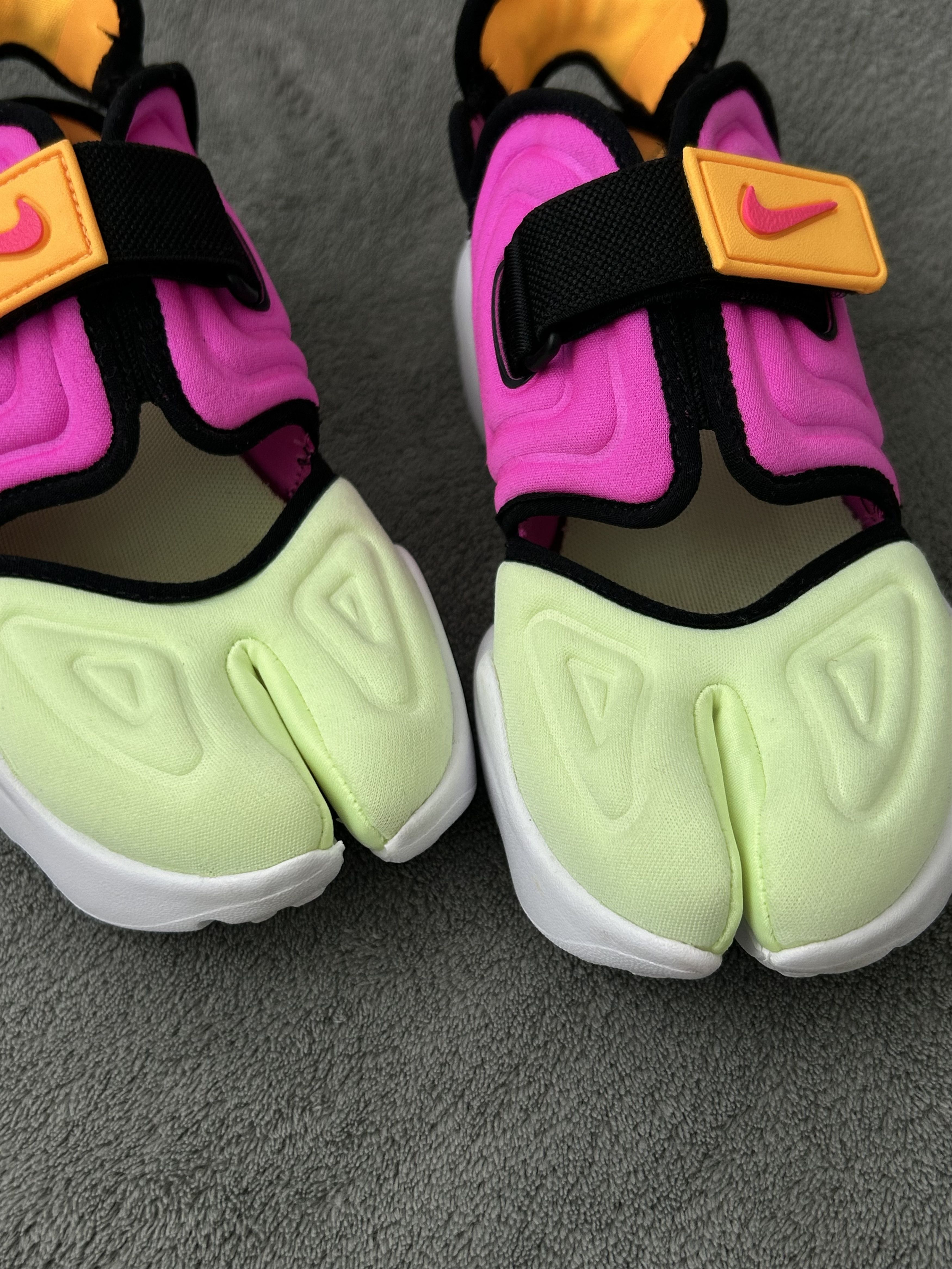 Nike Nike Aqua Rift WMNS Neon Colorway (Style CW7164-700) Size US 6 / IT 36 - 3 Thumbnail