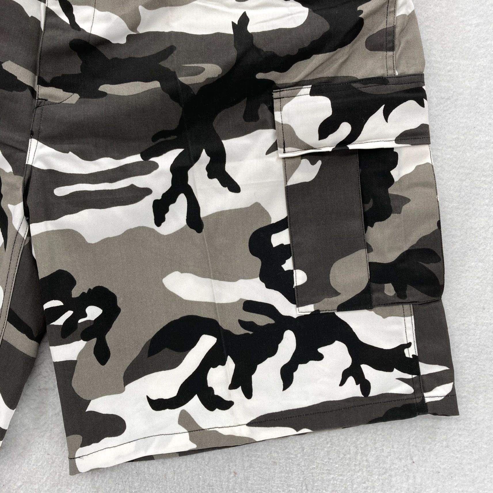 Rothco Rothco Ultra Force BDU Cargo Shorts Mens 2XL Urban Camouflage Adjustable Waist Size US 39 - 2 Thumbnail