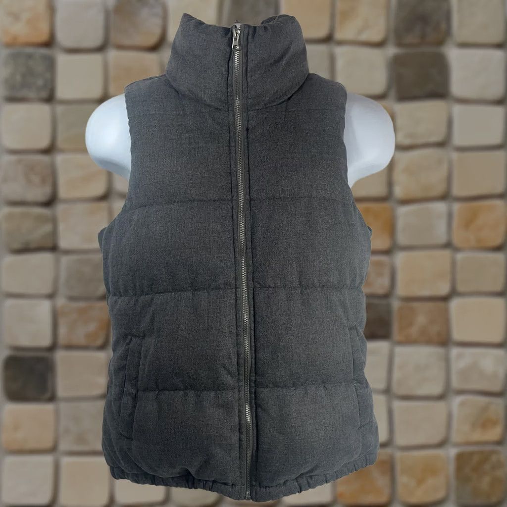 Old Navy Old Navy Women's Quilted Vest - Gray - Small - High Neck Zip - 19-24 in Chest Size S / US 4 / IT 40 - 1 Thumbnail