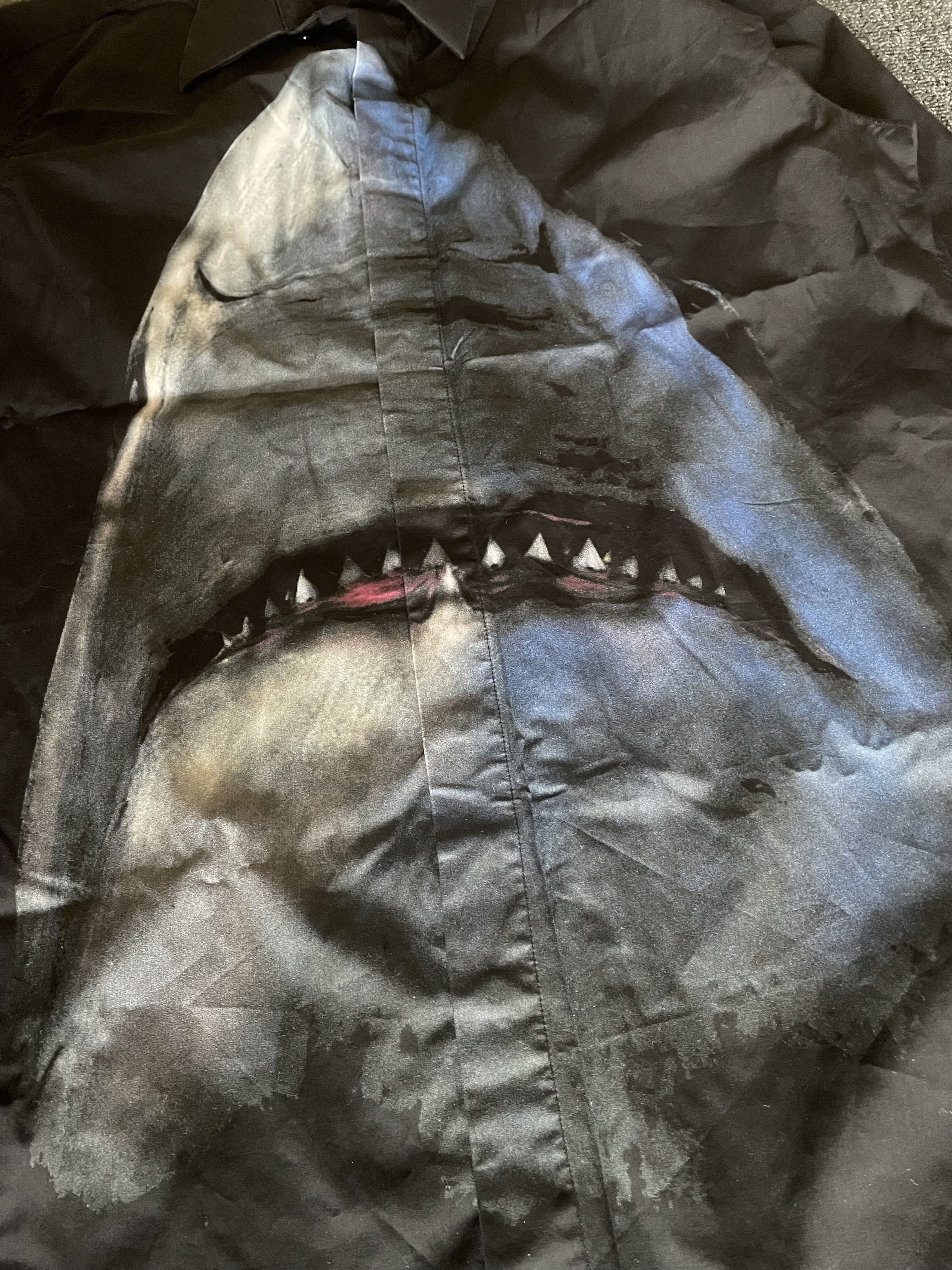 Givenchy Givenchy men's black shark shirt size 39 Size US M / EU 48-50 / 2 - 2 Thumbnail