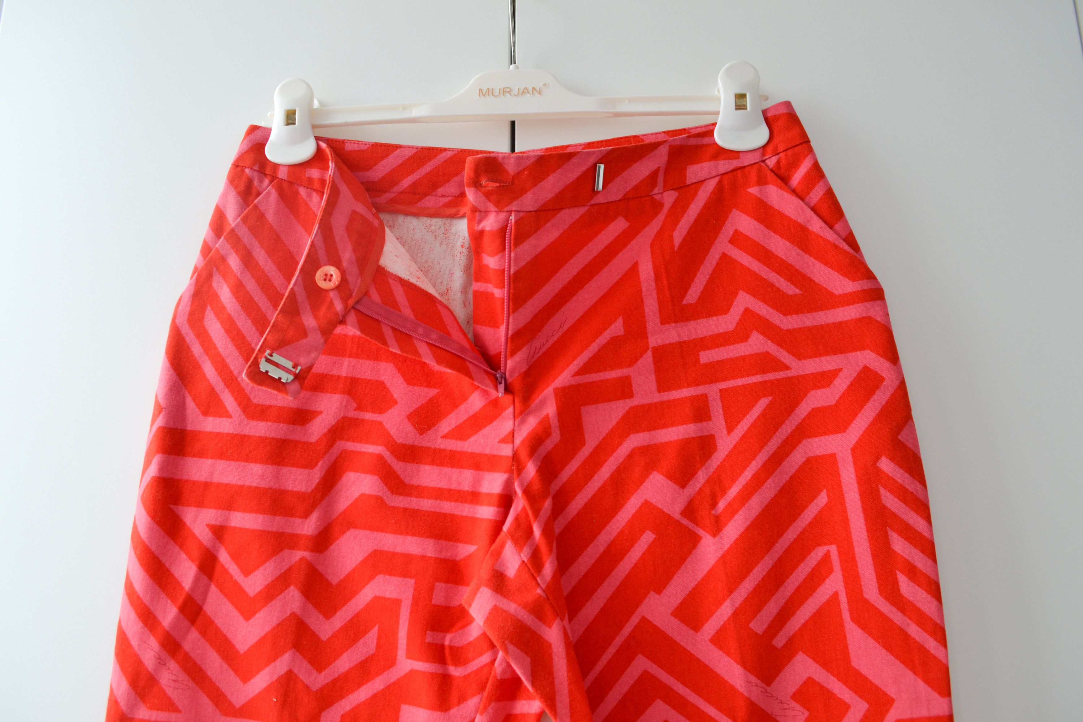 Gucci GUCCI Pants Trousers Pink Red Logo Print Cotton TOM FORD Size 28" / US 6 / IT 42 - 10 Thumbnail