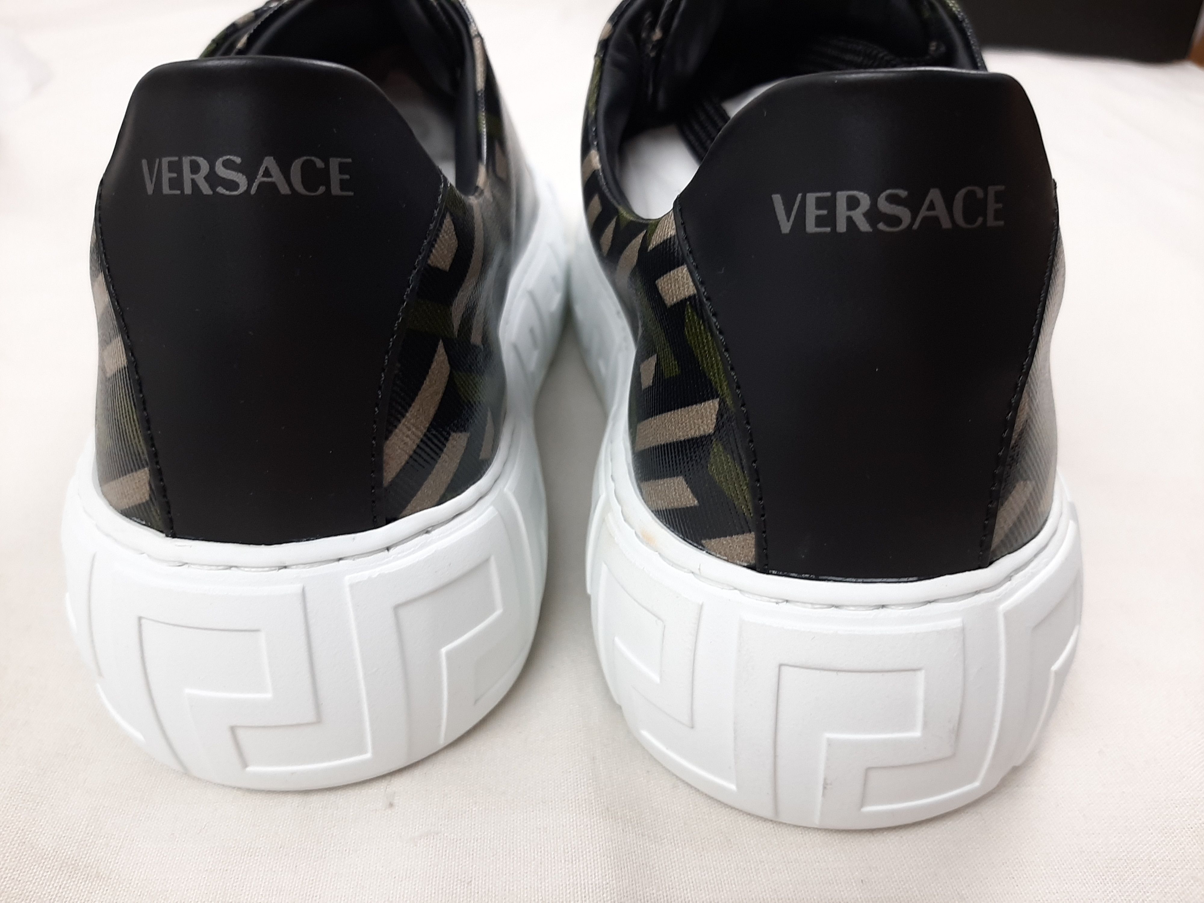Versace Versace Greca Low Top Sneakers Men's Size US 9 EU 42 Size US 9 / EU 42 - 11 Thumbnail